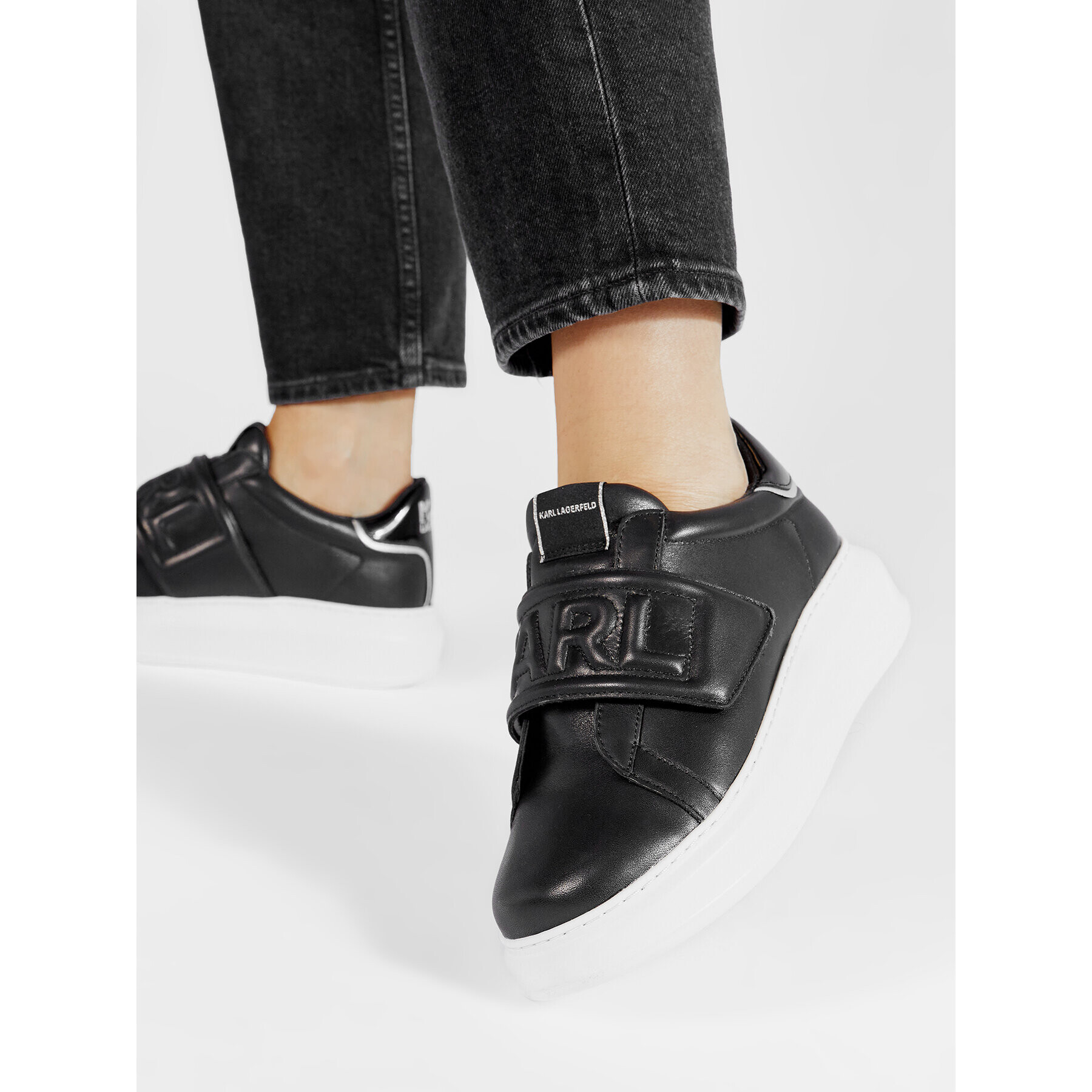 KARL LAGERFELD Сникърси KL62537 Черен - Pepit.bg