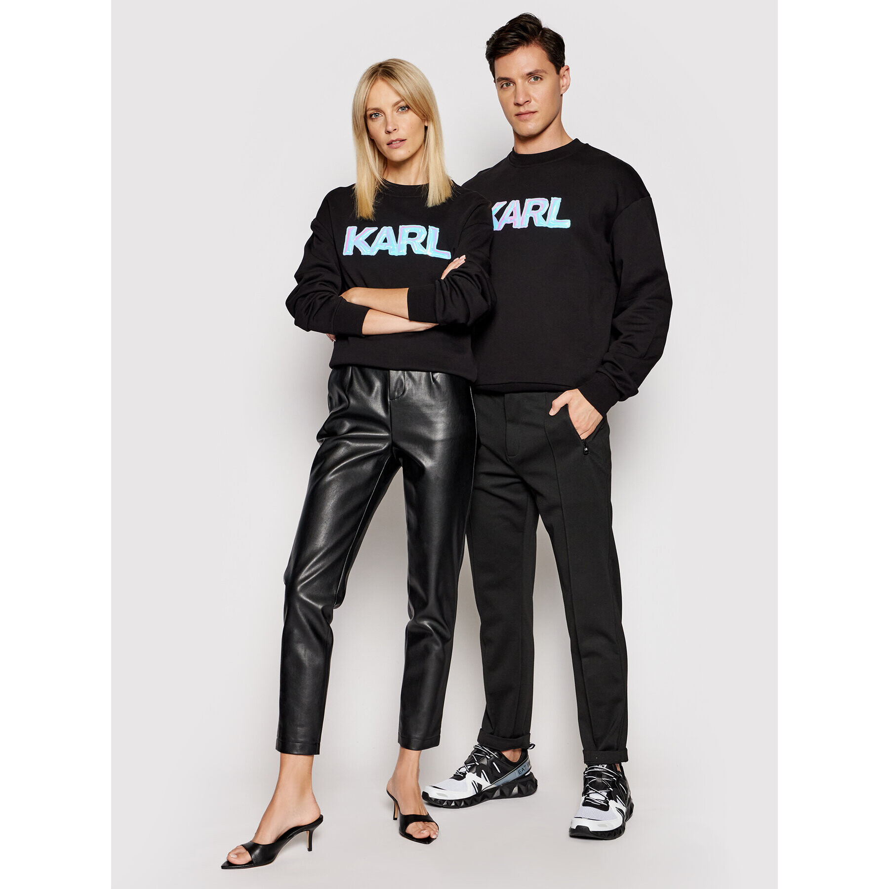 KARL LAGERFELD Суитшърт Unisex Balloon Logo 211U1804 Черен Regular Fit - Pepit.bg