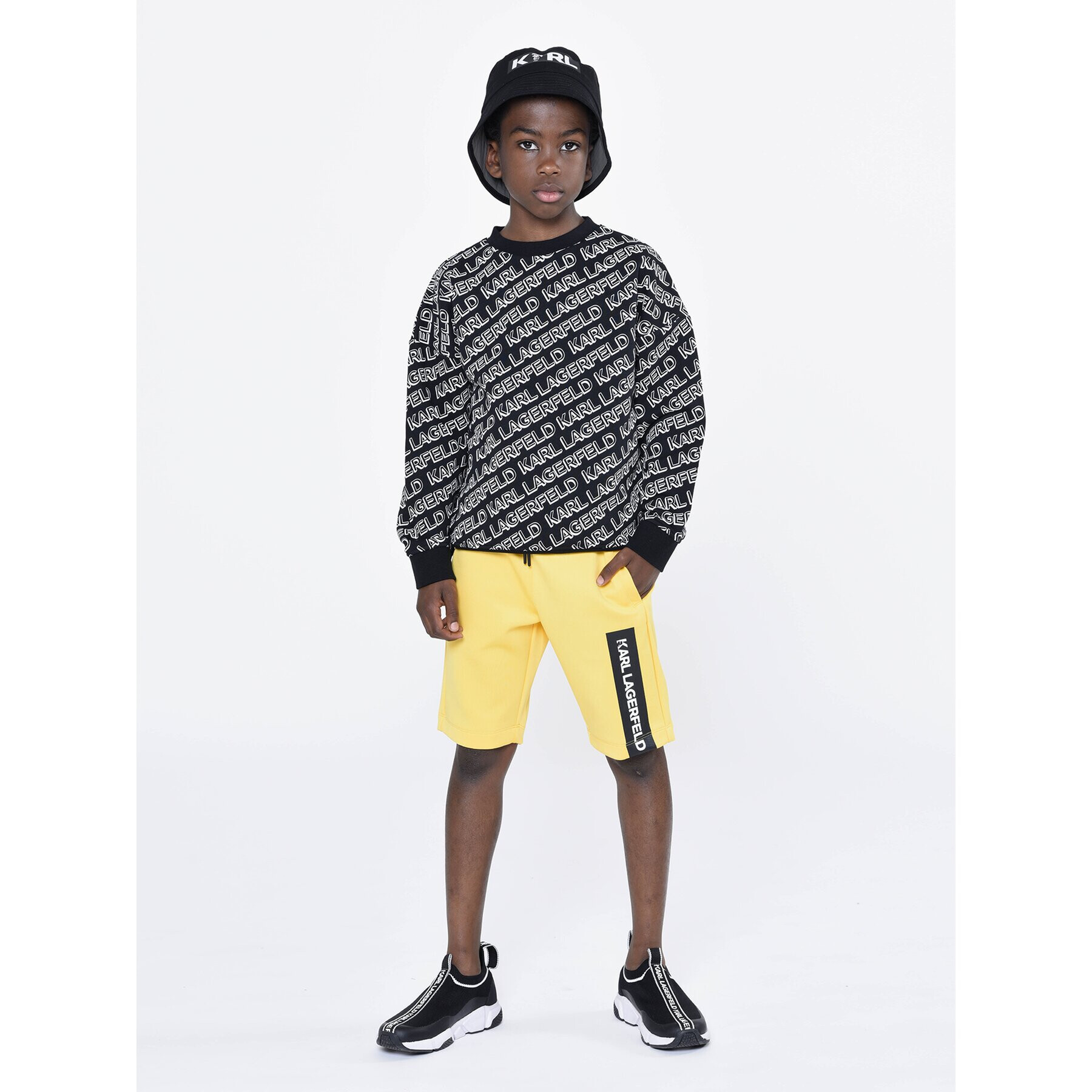 Karl Lagerfeld Kids Суитшърт Z25403 S Черен Regular Fit - Pepit.bg