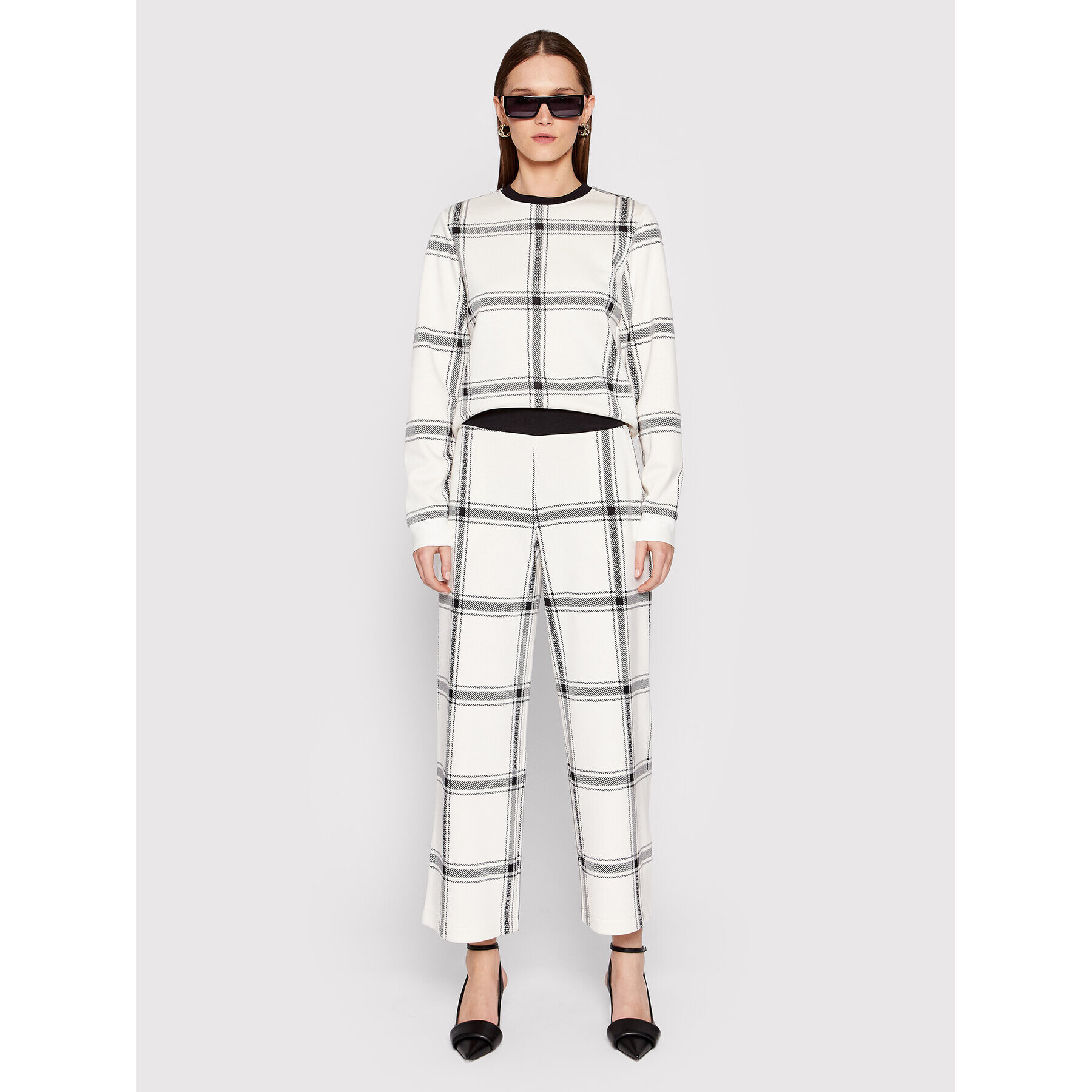 KARL LAGERFELD Текстилни панталони Check Printed 220W1032 Бежов Relaxed Fit - Pepit.bg