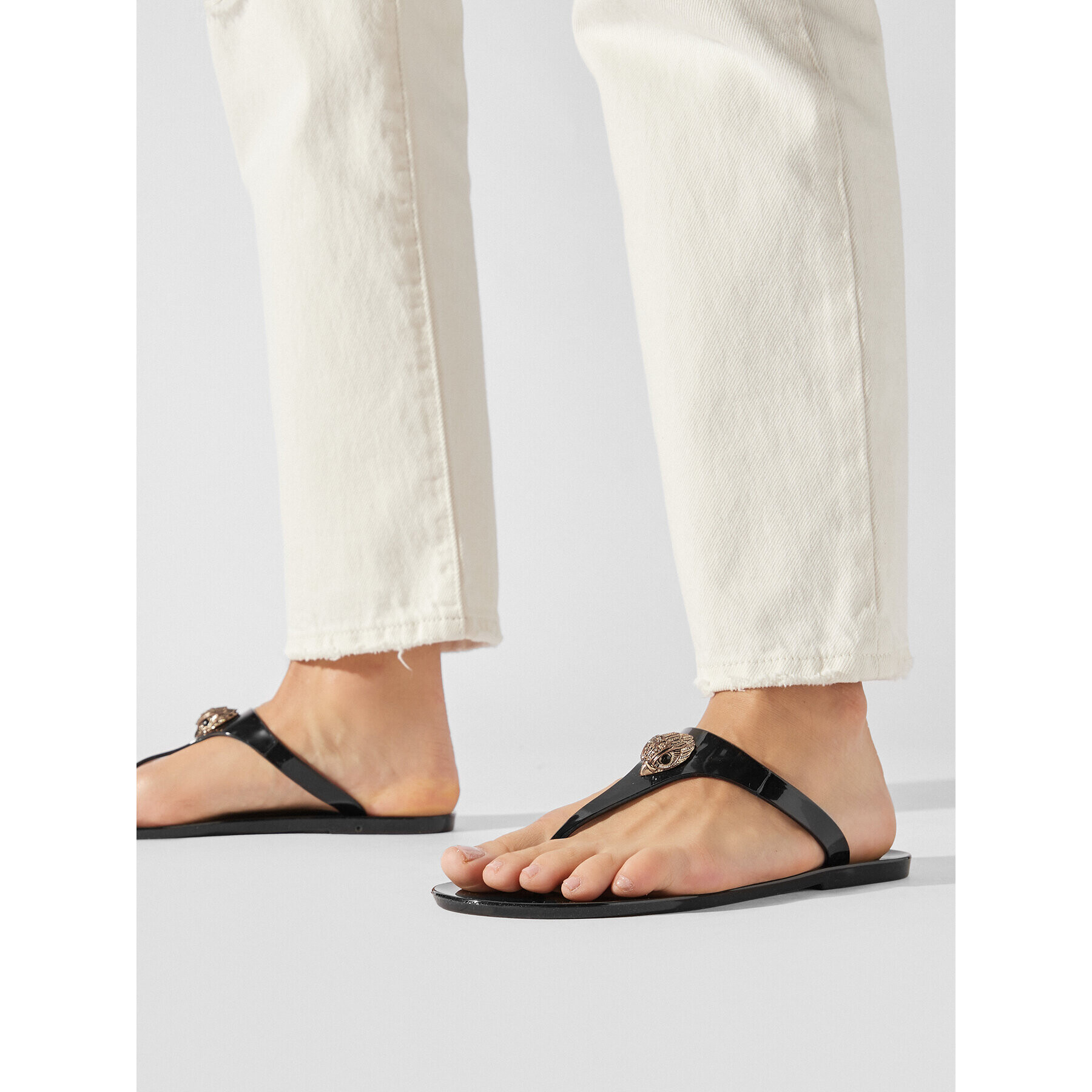 Kurt Geiger Джапанки Maddison T-Bar 9796300979 Черен - Pepit.bg
