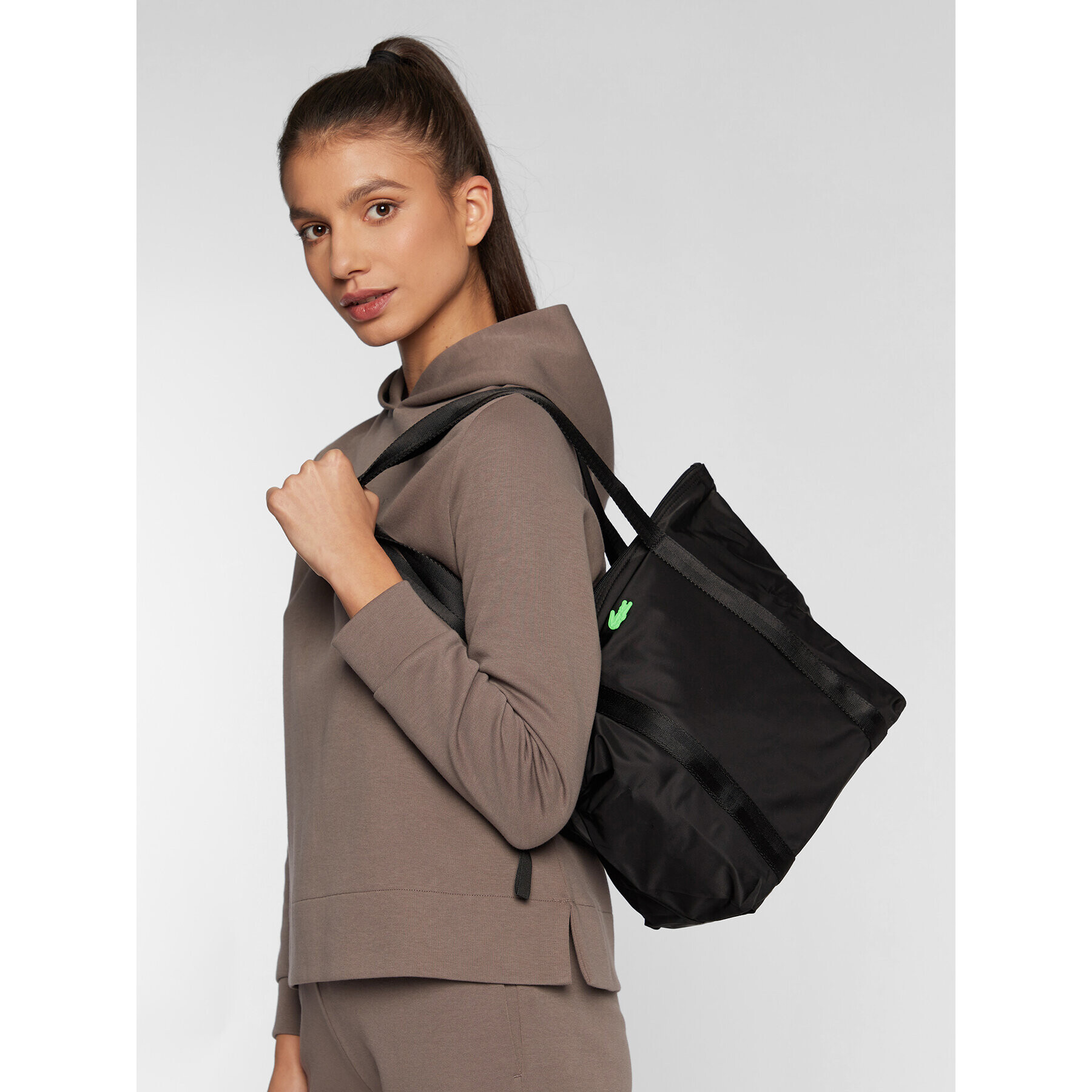 Lacoste Дамска чанта M Shopping Bag NF3619YA Черен - Pepit.bg