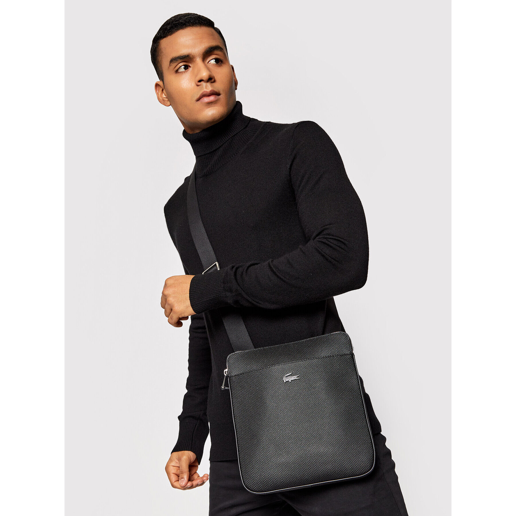Lacoste Мъжка чантичка Flat Crossover Bag NH2815CE Черен - Pepit.bg