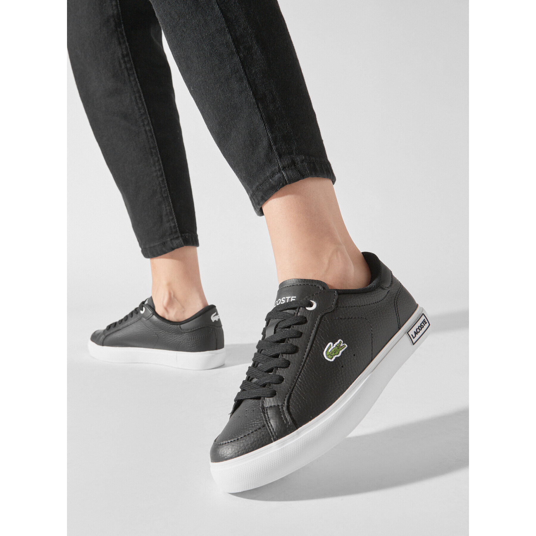 Lacoste Сникърси Powercourt 222 6 Sfa 744SFA0077312 Черен - Pepit.bg