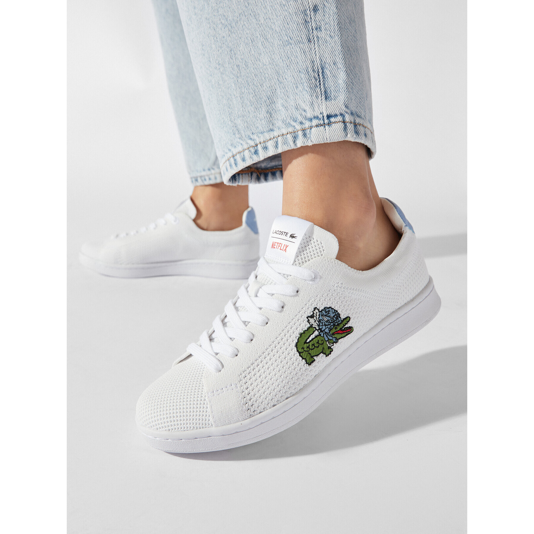 Lacoste Сникърси x Netflix Carnaby Piquée 745SFA0095 Бял - Pepit.bg