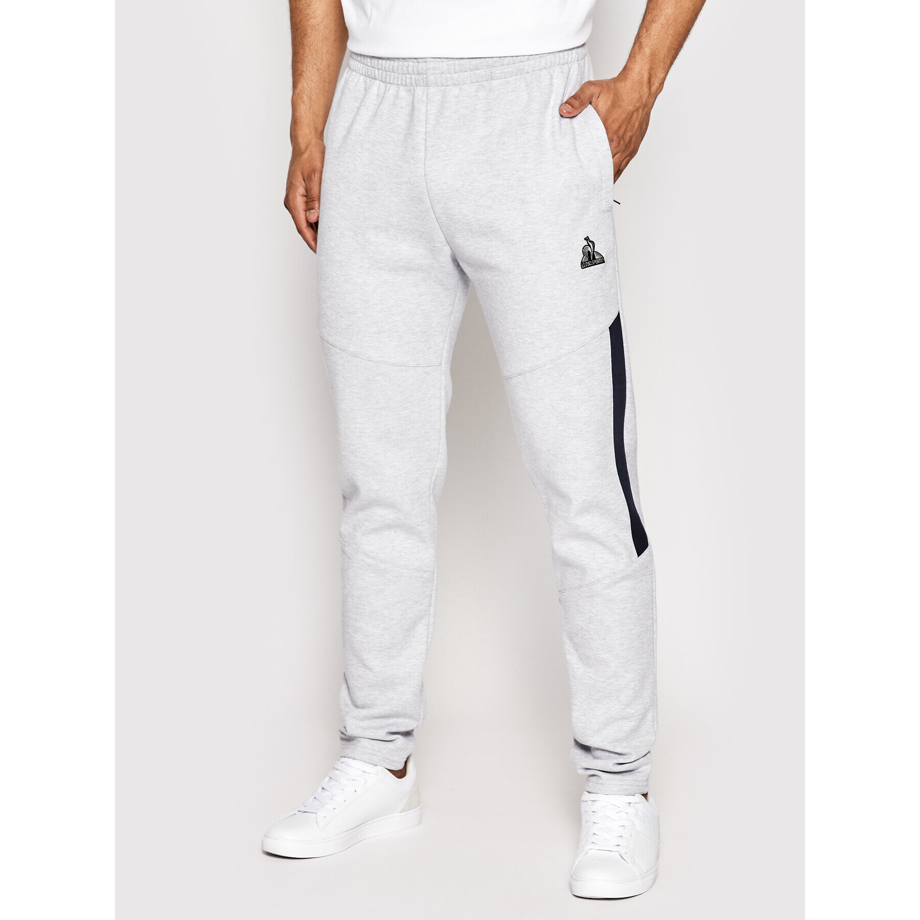 Le Coq Sportif Долнище анцуг 2210472 Сив Tapered Fit - Pepit.bg