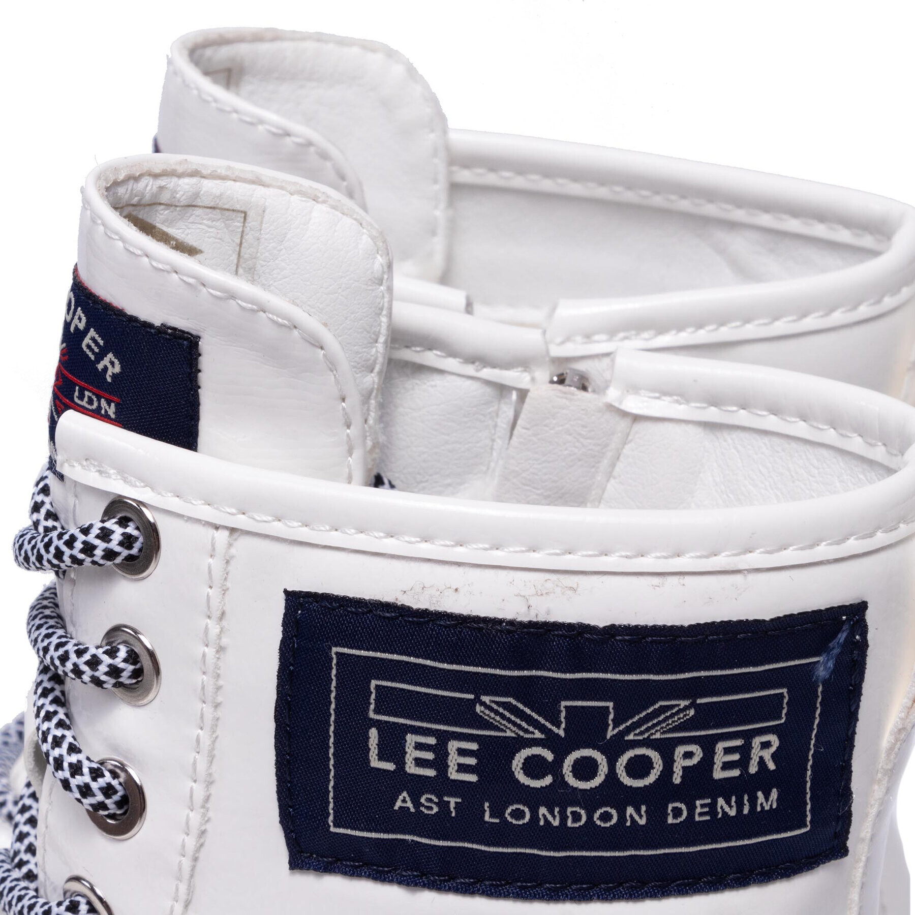 Lee Cooper Туристически oбувки LCJ-21-47-0666LA Бял - Pepit.bg
