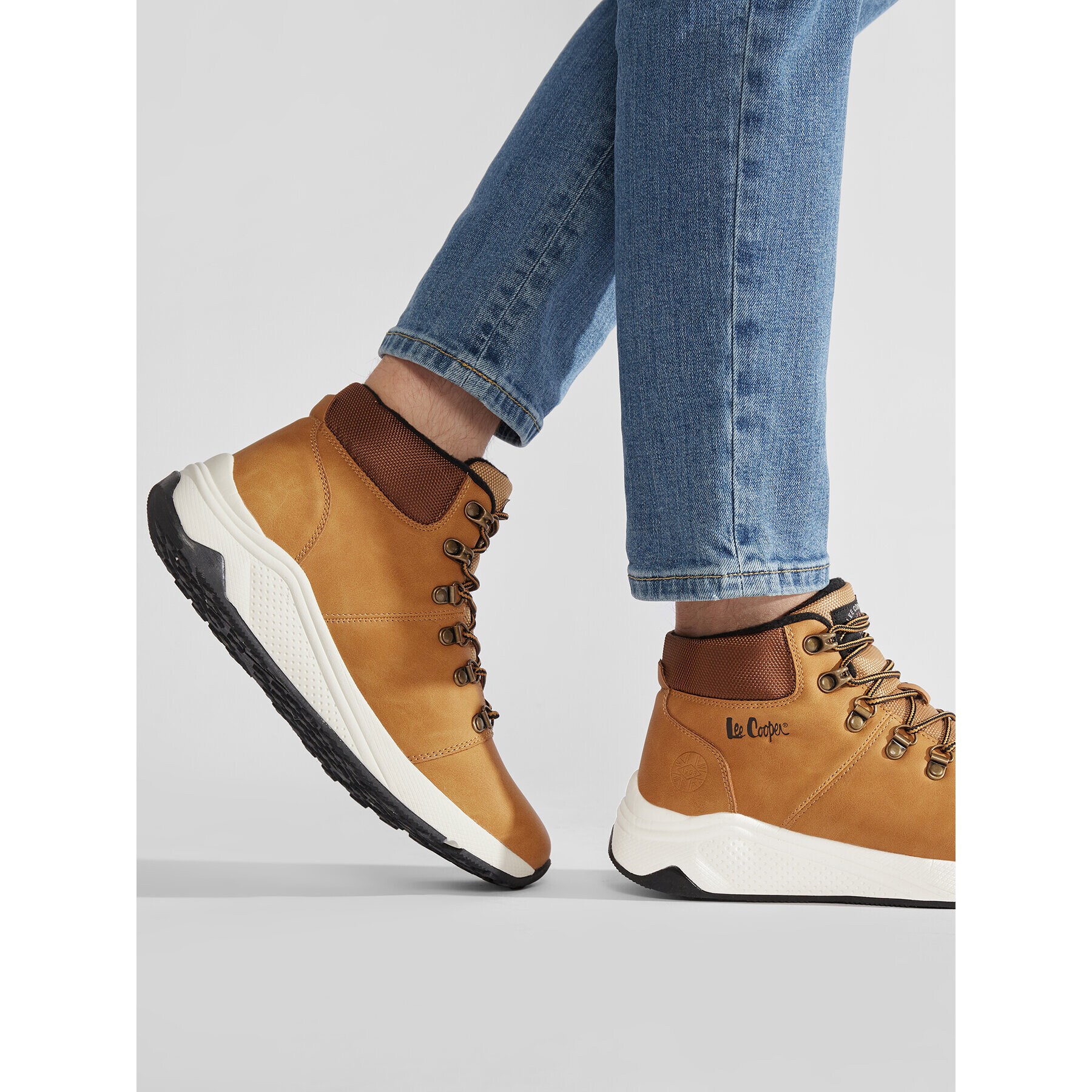 Lee Cooper Зимни обувки LCJ-22-31-1452M Кафяв - Pepit.bg