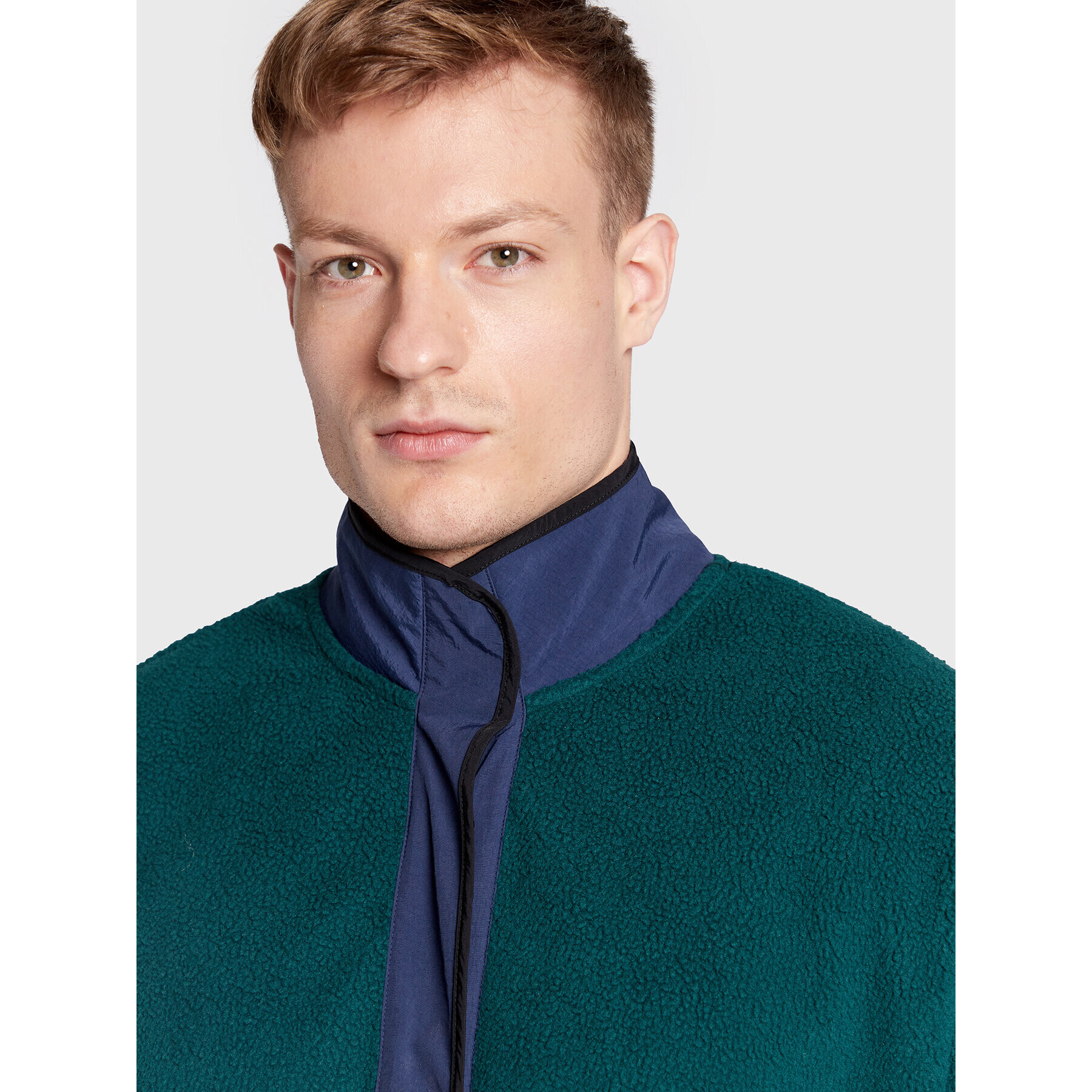 Levi's® Полар Mock Neck A3301-0001 Зелен Oversize - Pepit.bg