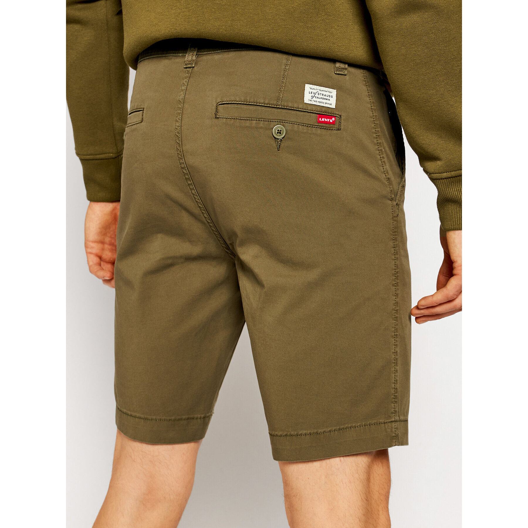 Levi's® Шорти от плат Chino 17202-0004 Зелен Regular Fit - Pepit.bg