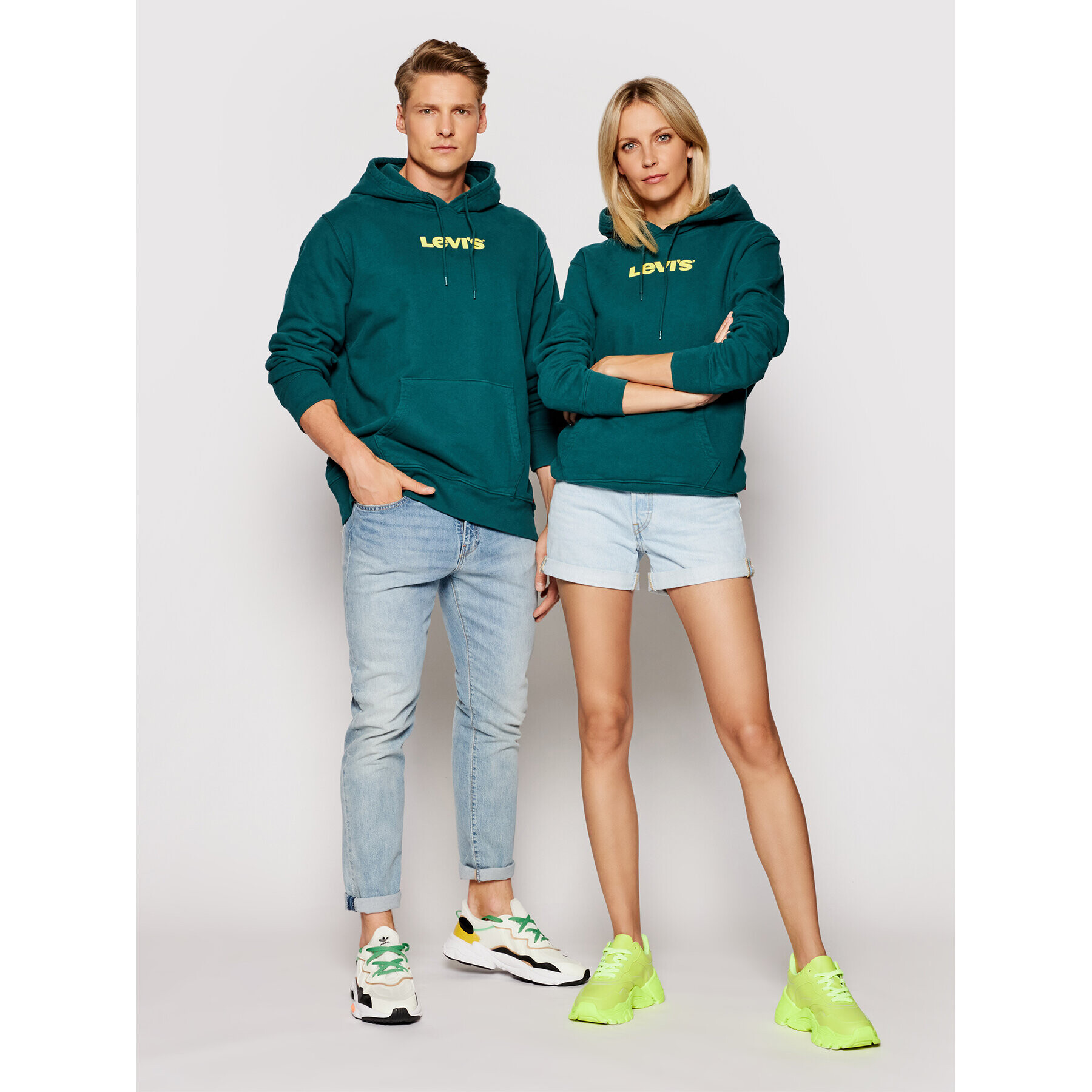 Levi's® Суитшърт Unisex Graphic A2410-0003 Зелен Standard Fit - Pepit.bg