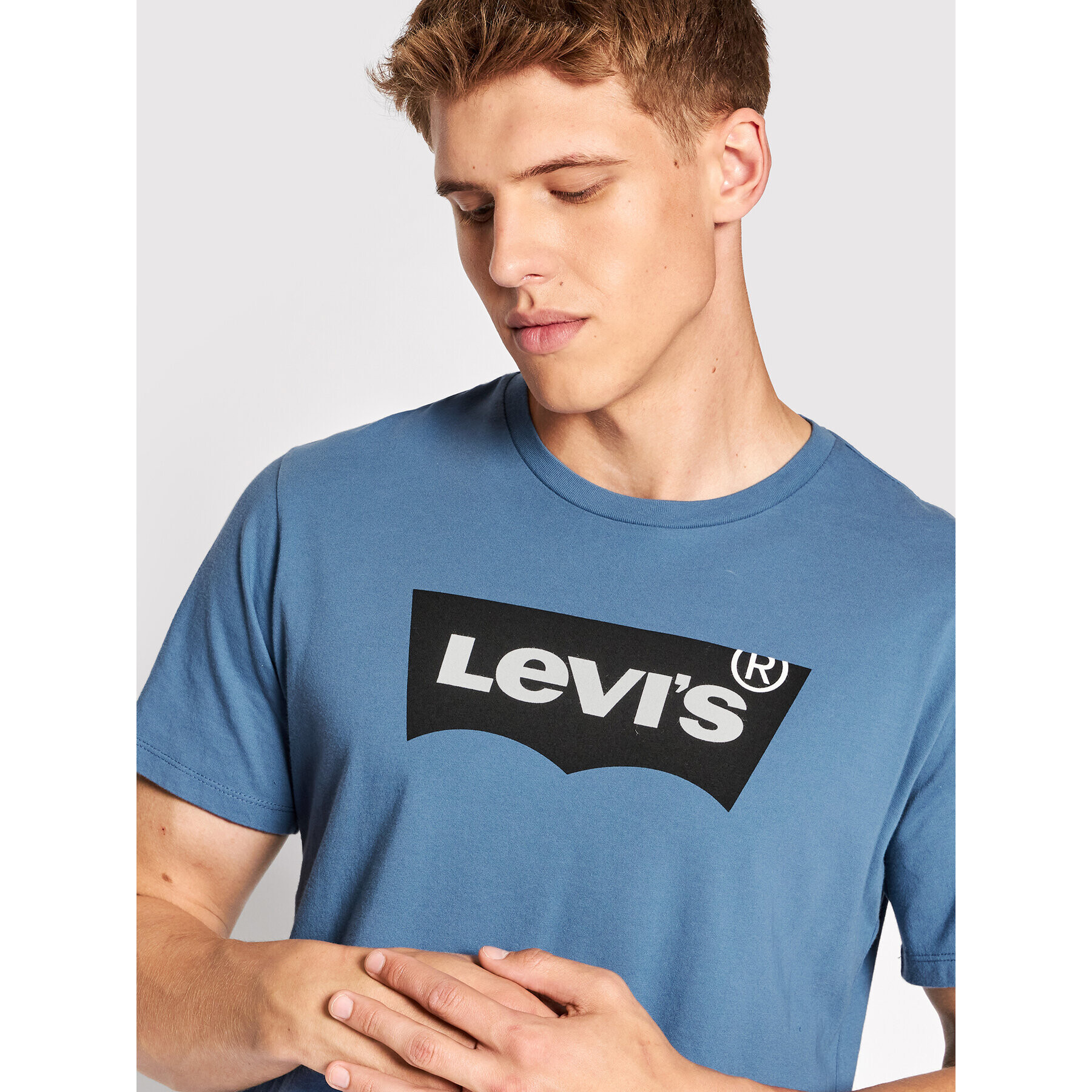 Levi's® Тишърт Classic Graphic 22491-0368 Син Classic Fit - Pepit.bg