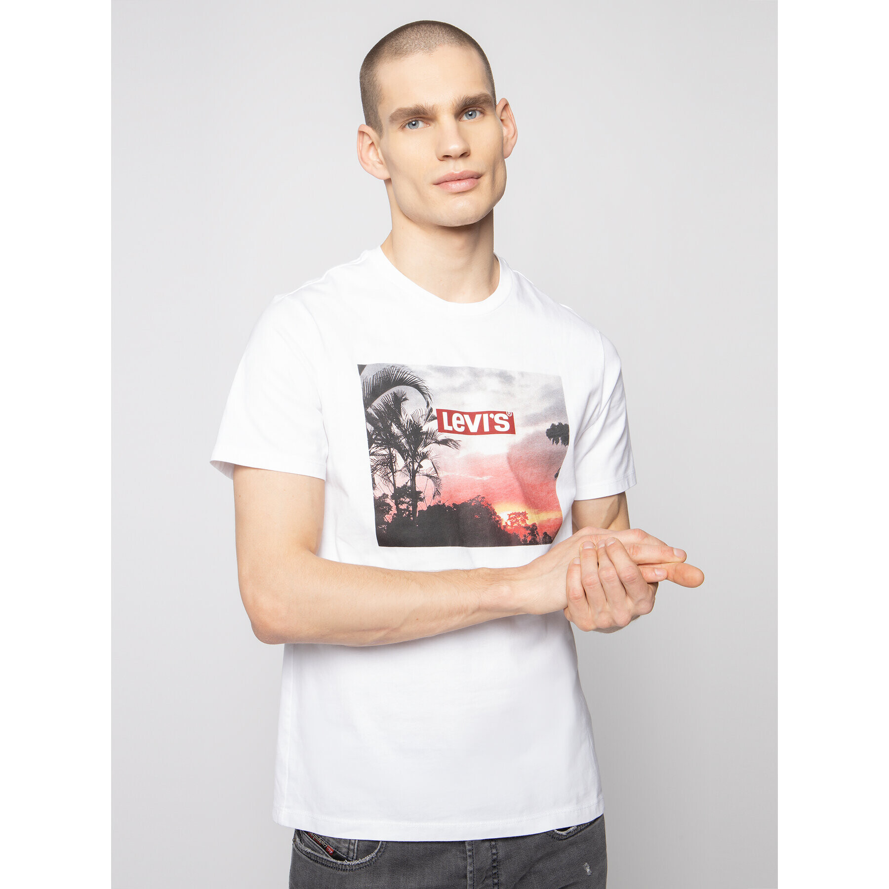 Levi's® Тишърт Graphic Tee 22491-0640 Бял Regular Fit - Pepit.bg