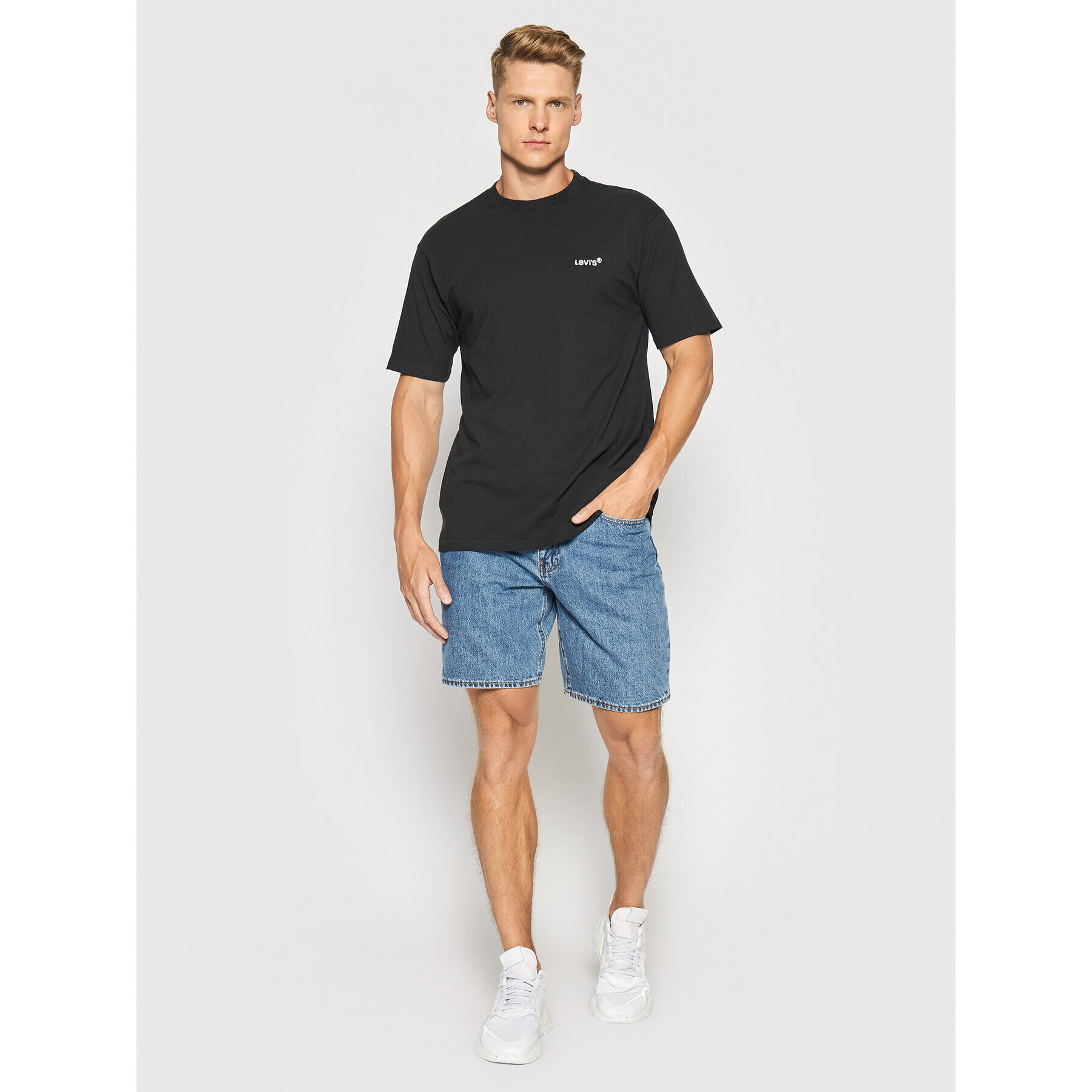 Levi's® Тишърт Red Tab™ A0637-0001 Черен Boxy Fit - Pepit.bg