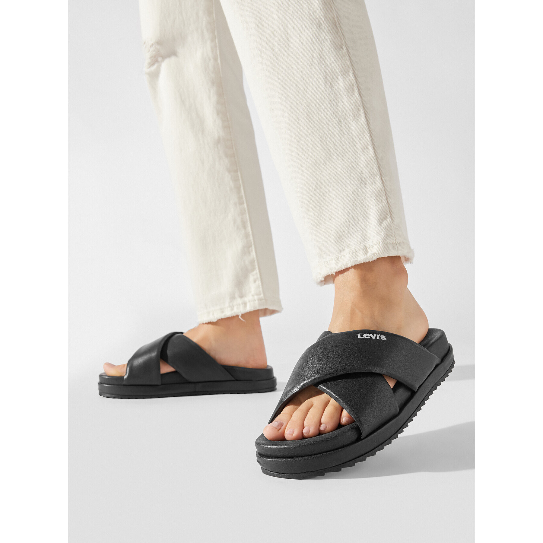 Levi's® Чехли 235206-794-559 Черен - Pepit.bg