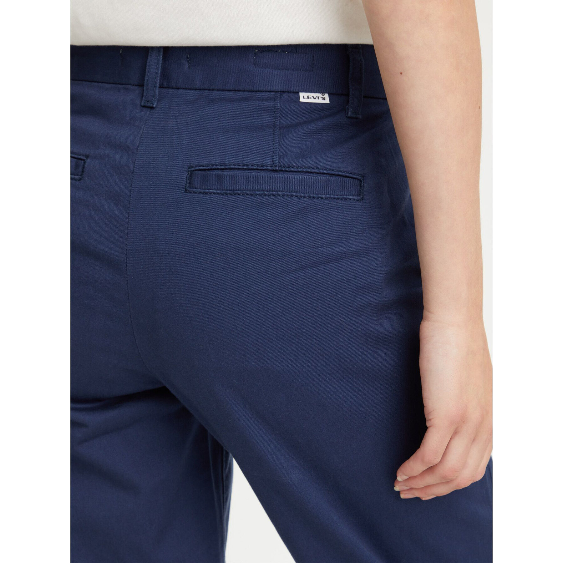 Levi's® Чино панталони Essential Chino A46730002 Тъмносин Straight Fit - Pepit.bg