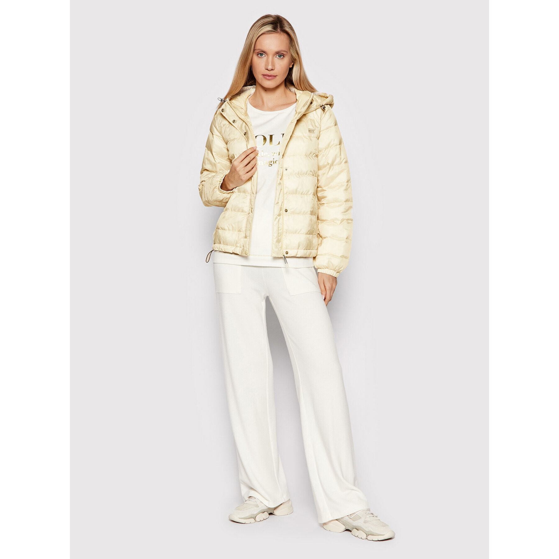 Levi's® Пухено яке Edie A0675-0006 Бежов Regular Fit - Pepit.bg
