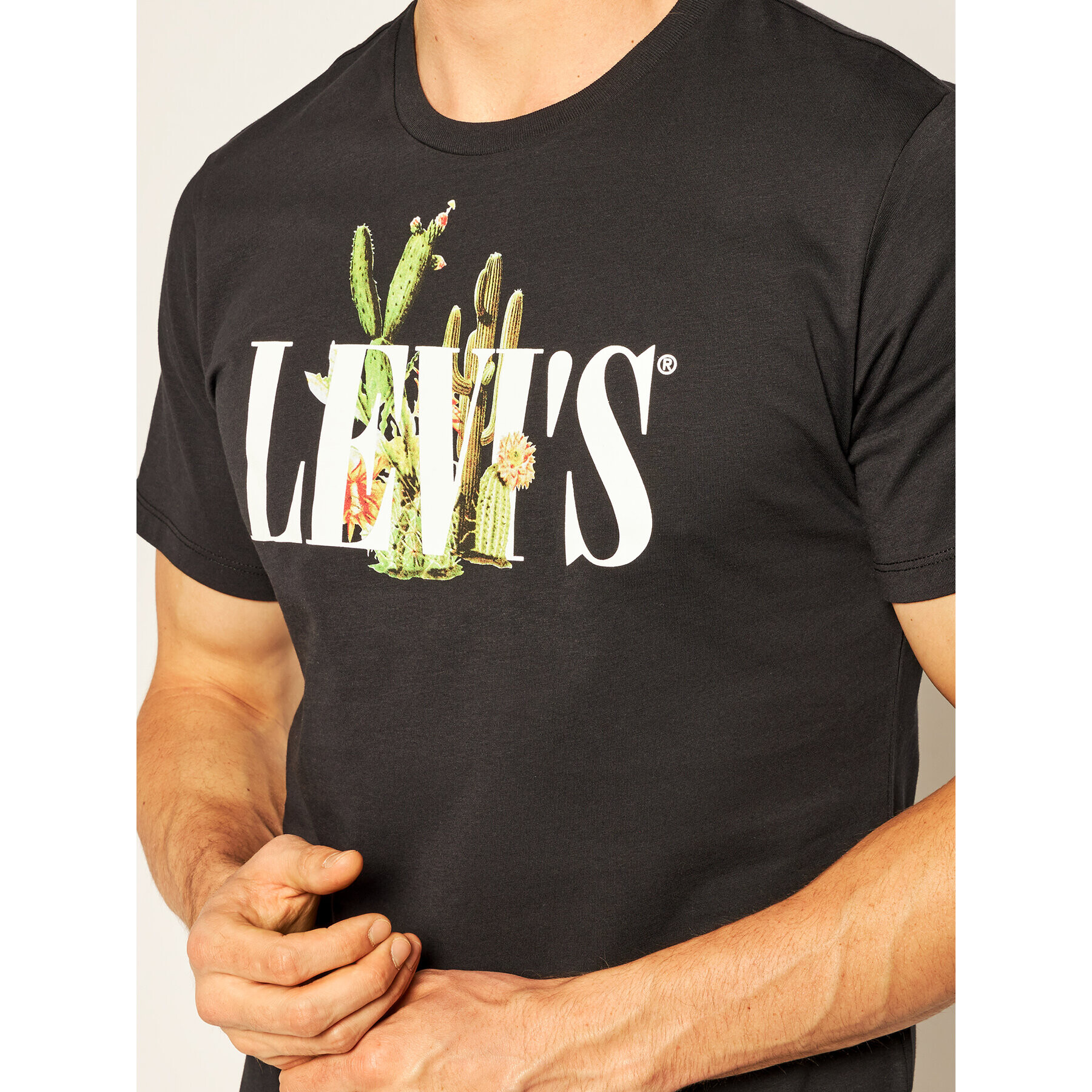 Levi's® Тишърт Graphic Crewneck Tee 22491-0733 Черен Regular Fit - Pepit.bg