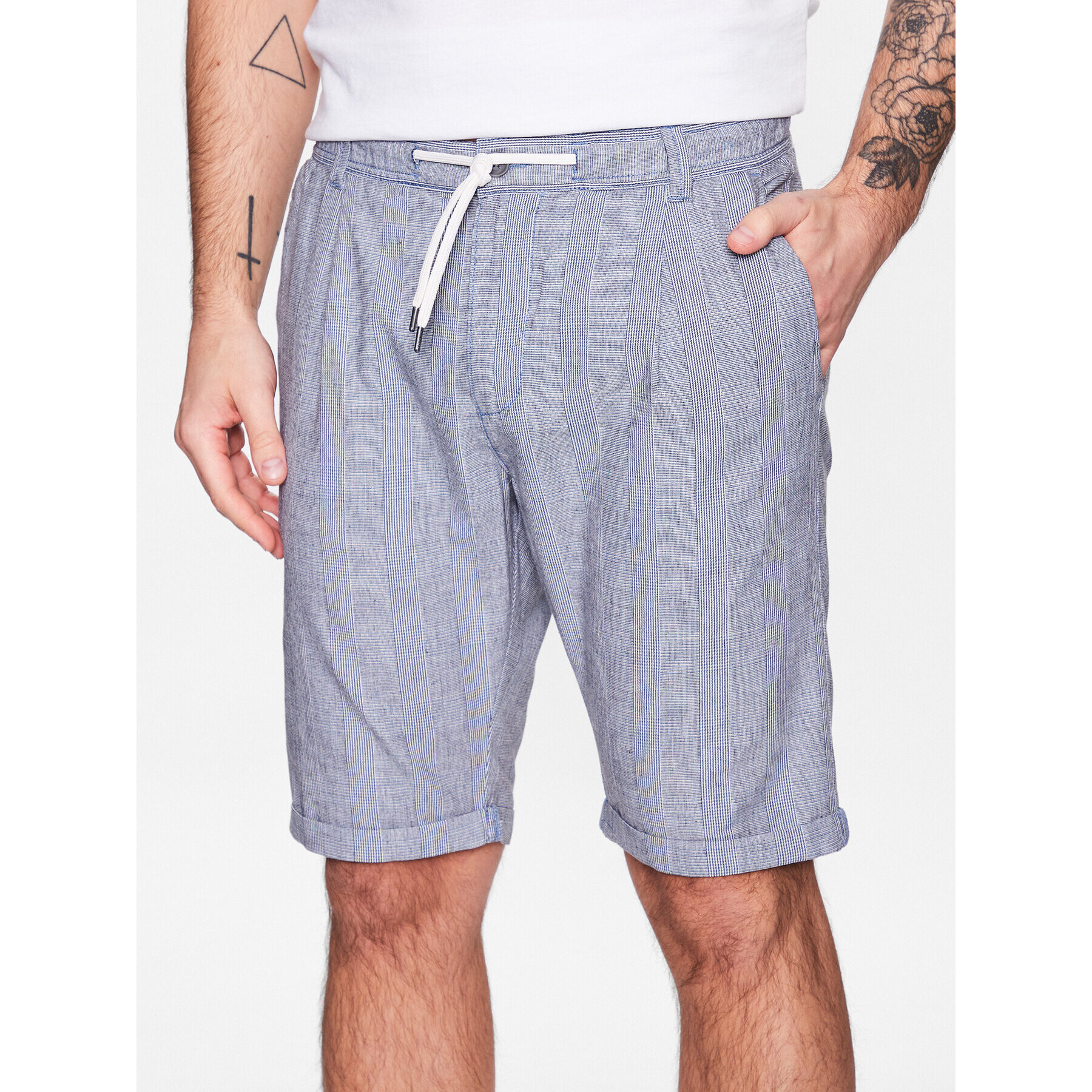 Lindbergh Шорти от плат 30-500021 Син Relaxed Fit - Pepit.bg