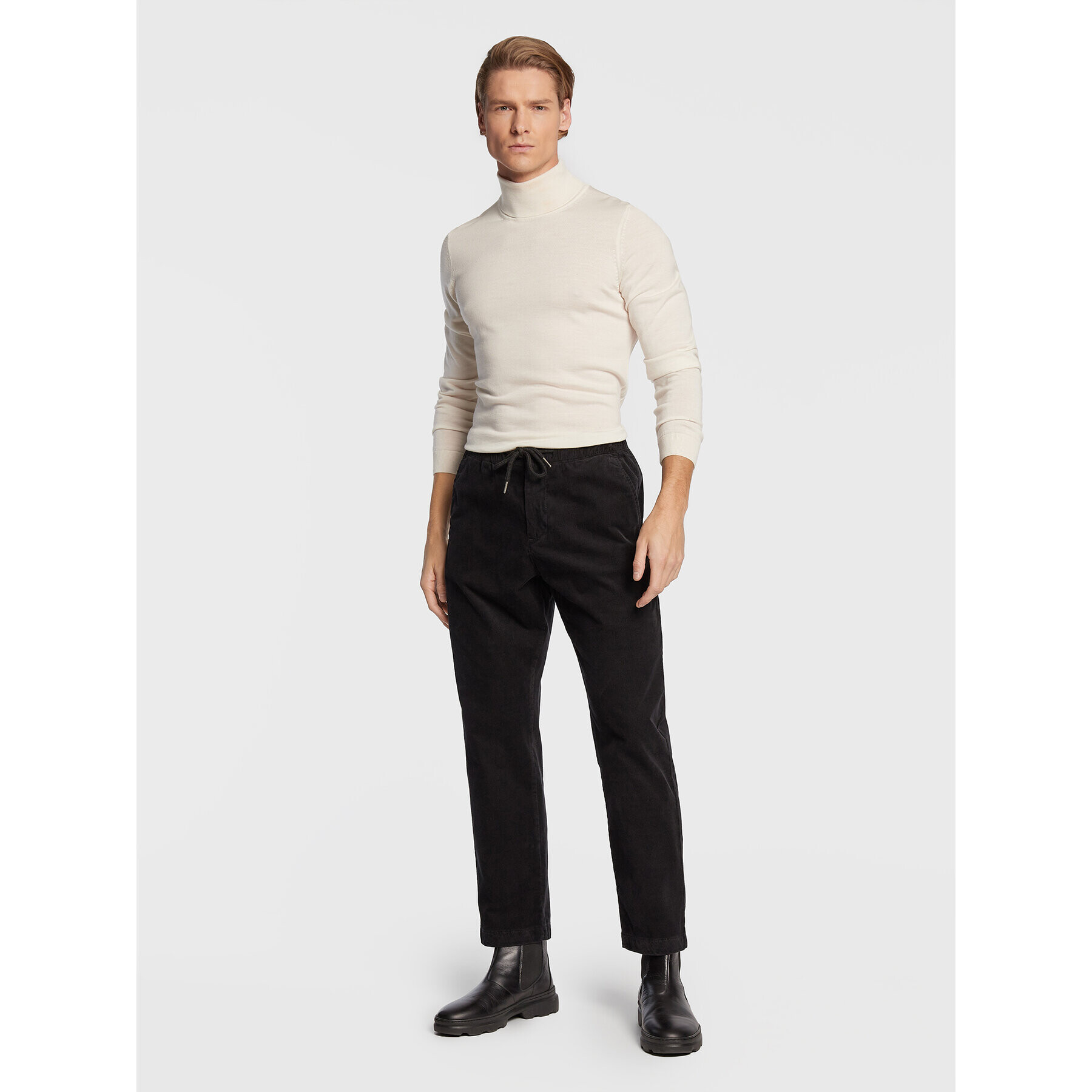 Lindbergh Текстилни панталони 30-003100 Черен Carrot Fit - Pepit.bg