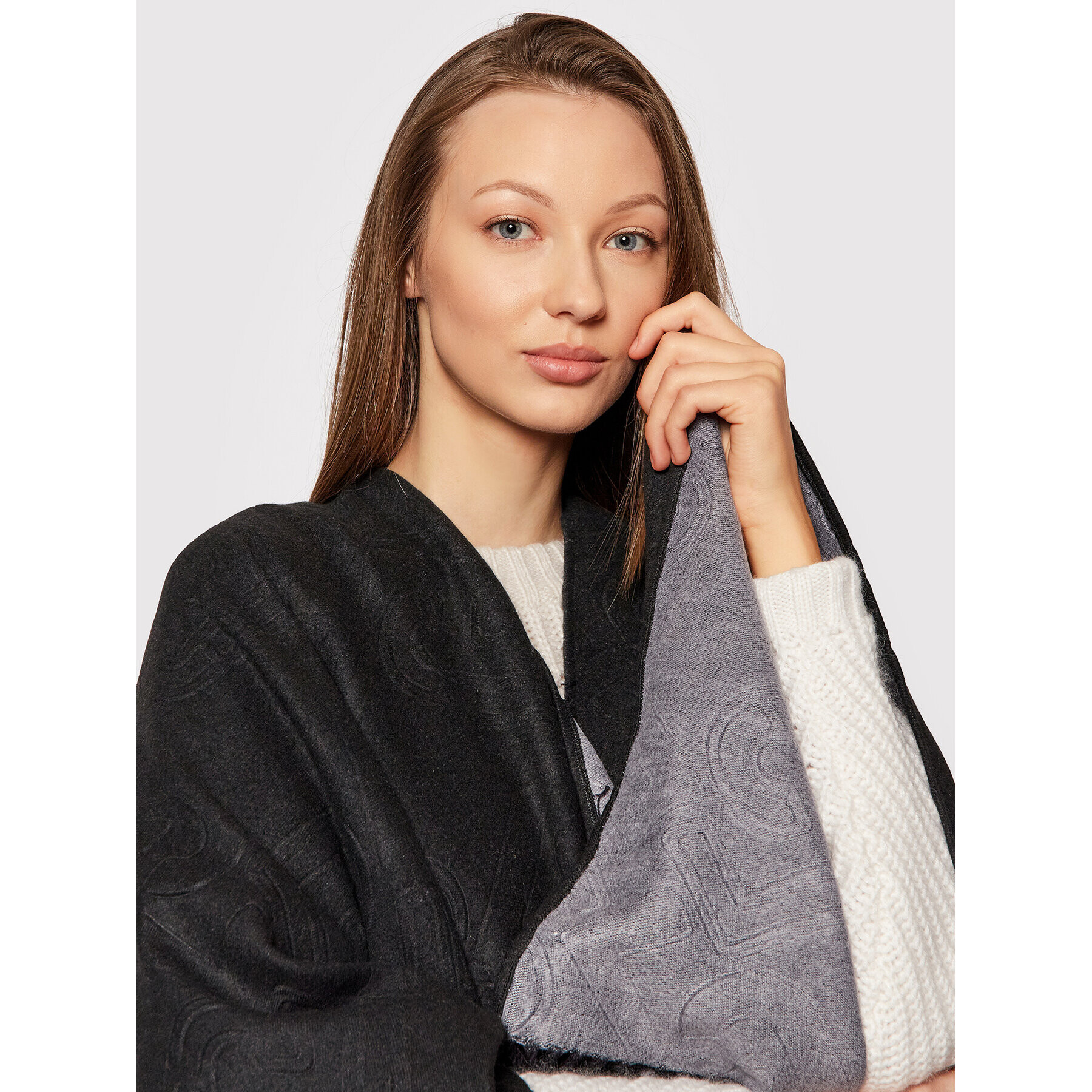 Liu Jo Пончо Poncho Double Embo 3F1050 T0300 Черен Regular Fit - Pepit.bg