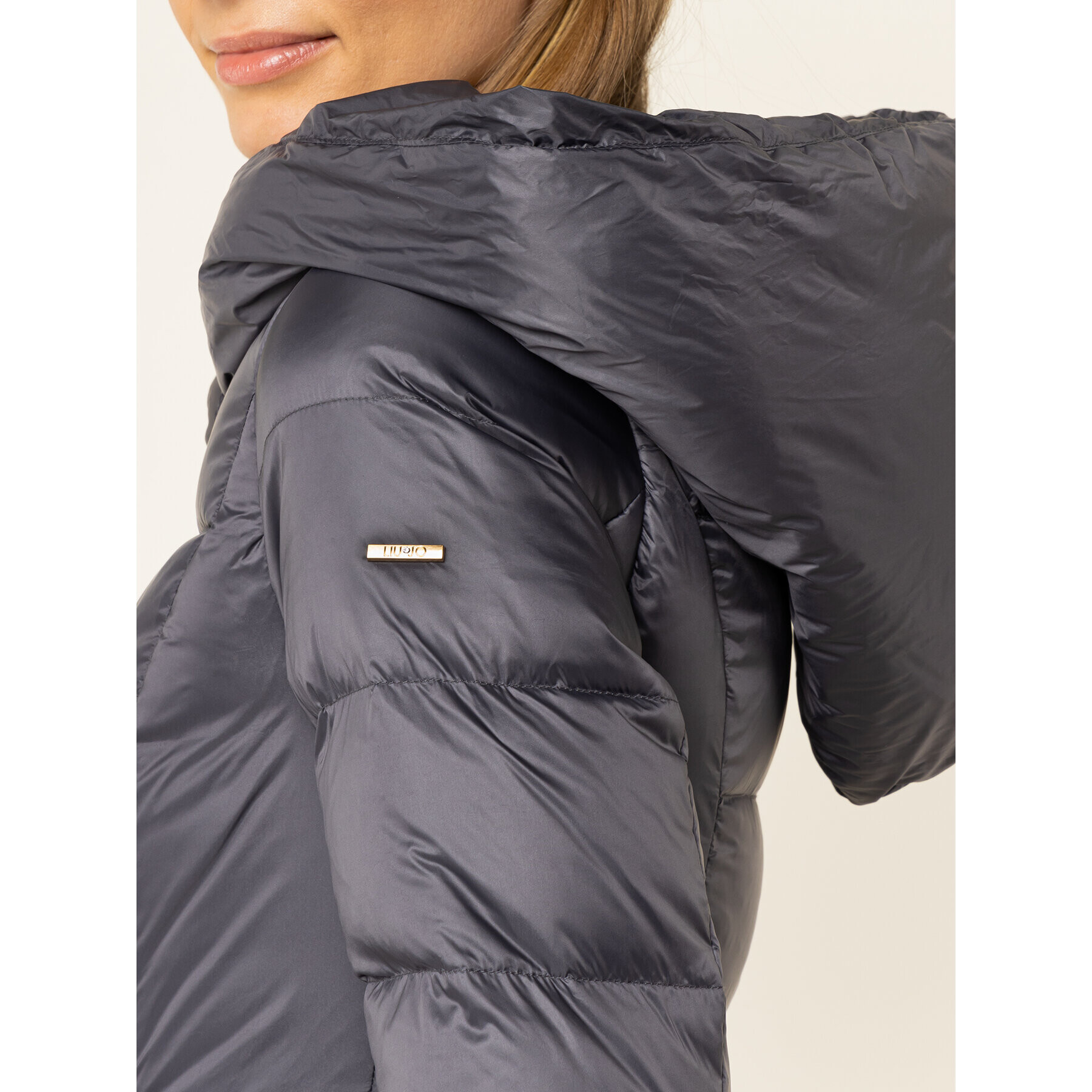 Liu Jo Пухено яке L69003 T5602 Сив Regular Fit - Pepit.bg