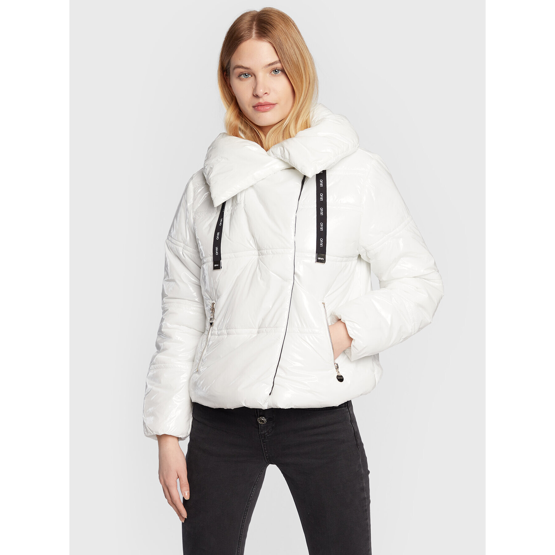 Liu Jo Пухено яке TF2170 T3149 Бял Regular Fit - Pepit.bg