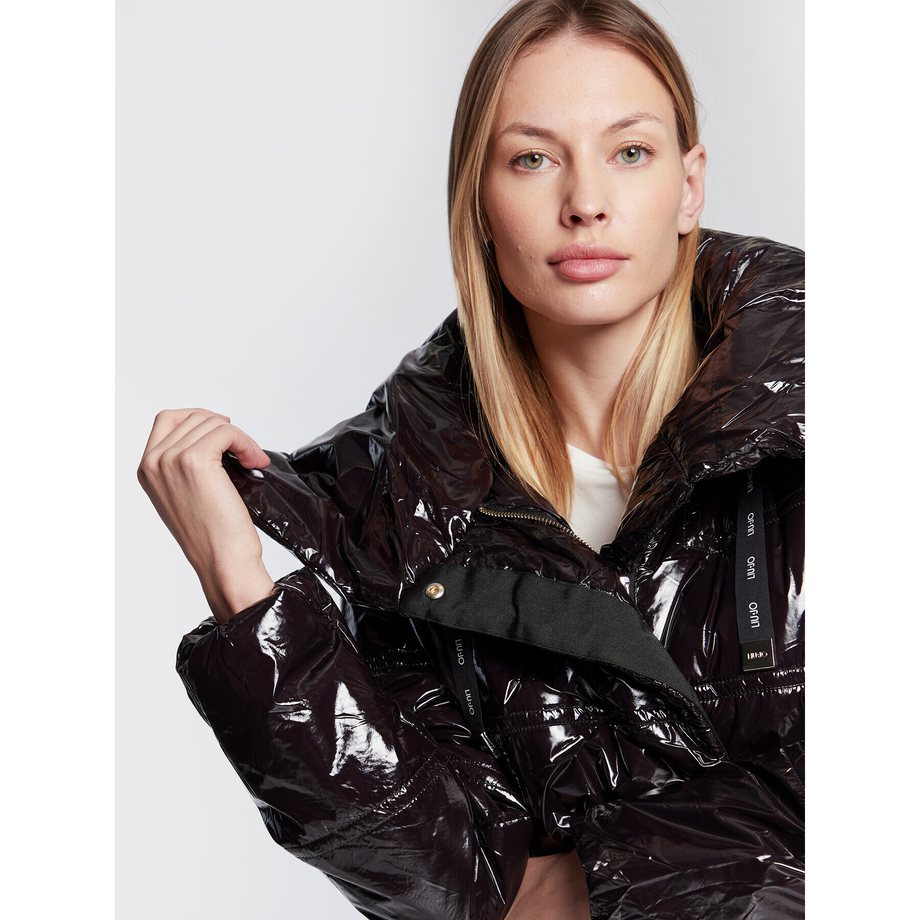Liu Jo Пухено яке TF2170 T3149 Черен Regular Fit - Pepit.bg