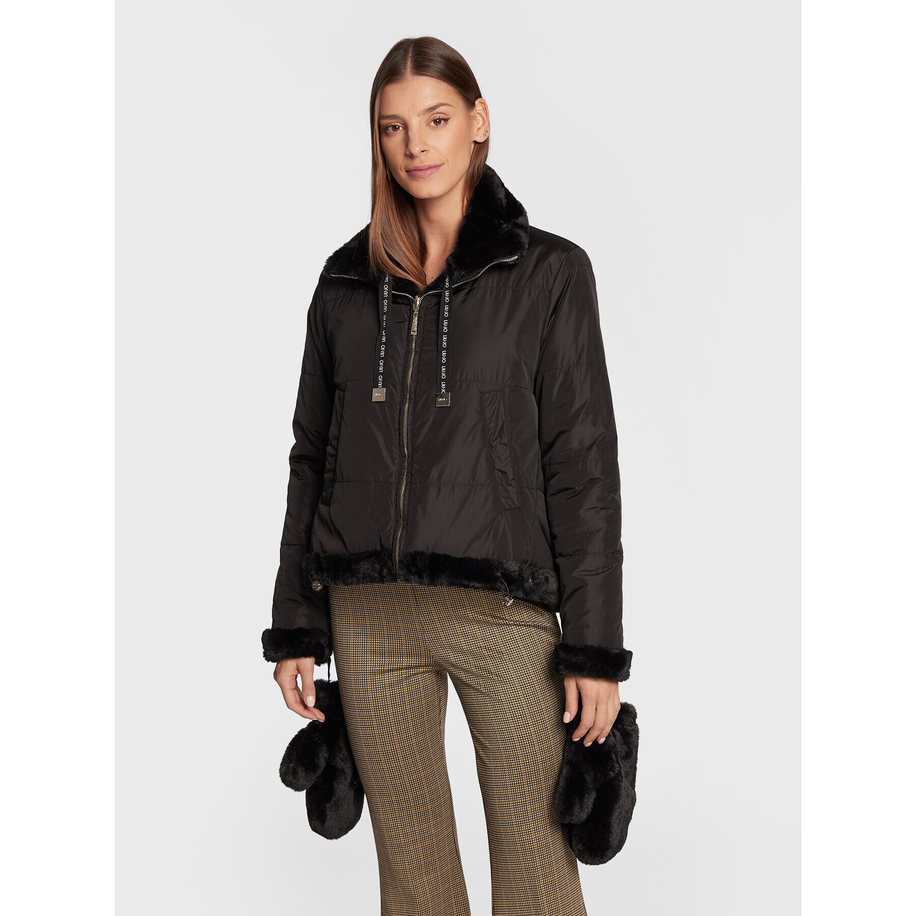 Liu Jo Sport Преходно яке TF2172 E0696 Черен Relaxed Fit - Pepit.bg