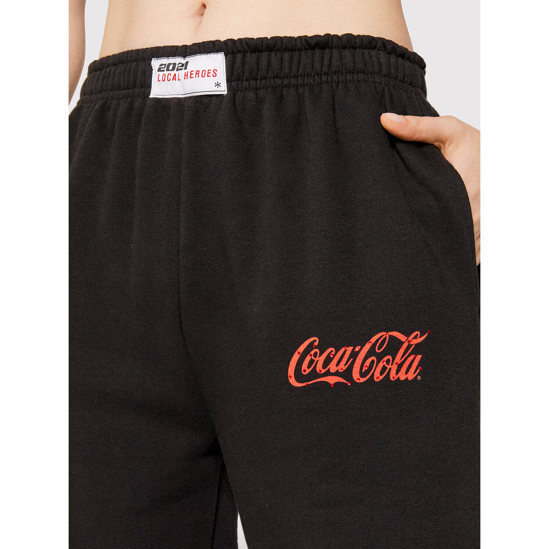 Local Heroes Долнище анцуг COCA-COLA Rhinestones LHCCP001 Черен Oversize - Pepit.bg