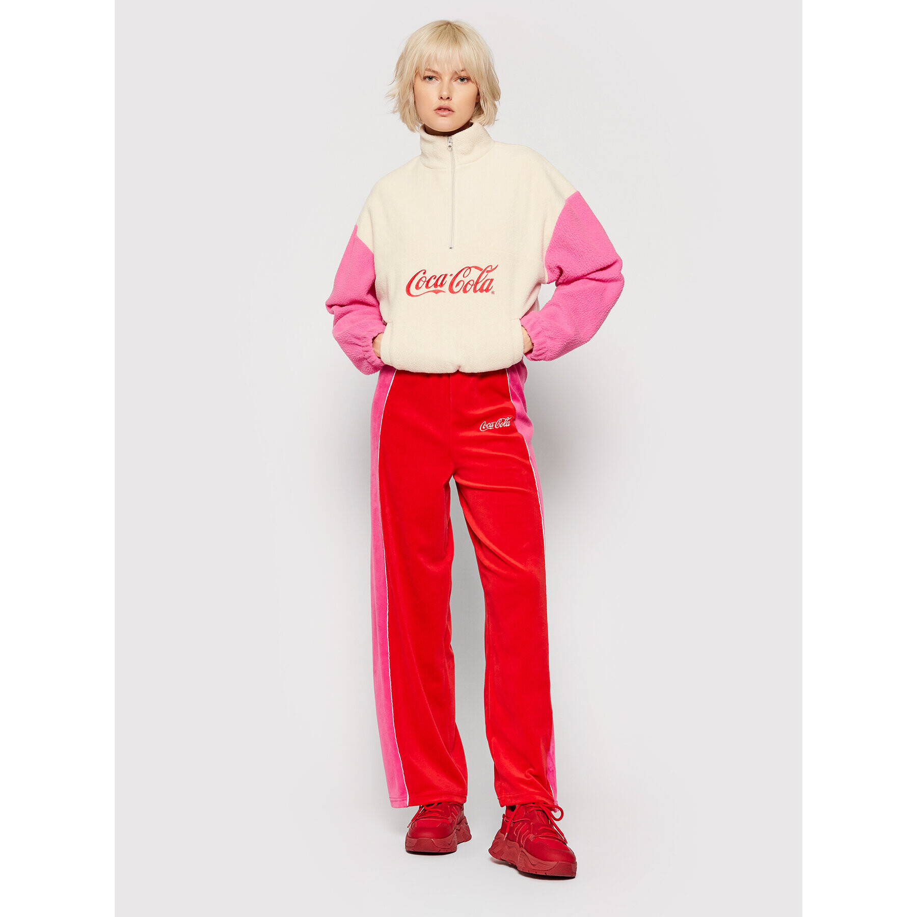 Local Heroes Суитшърт COCA-COLA LHCCS001 Бежов Oversize - Pepit.bg