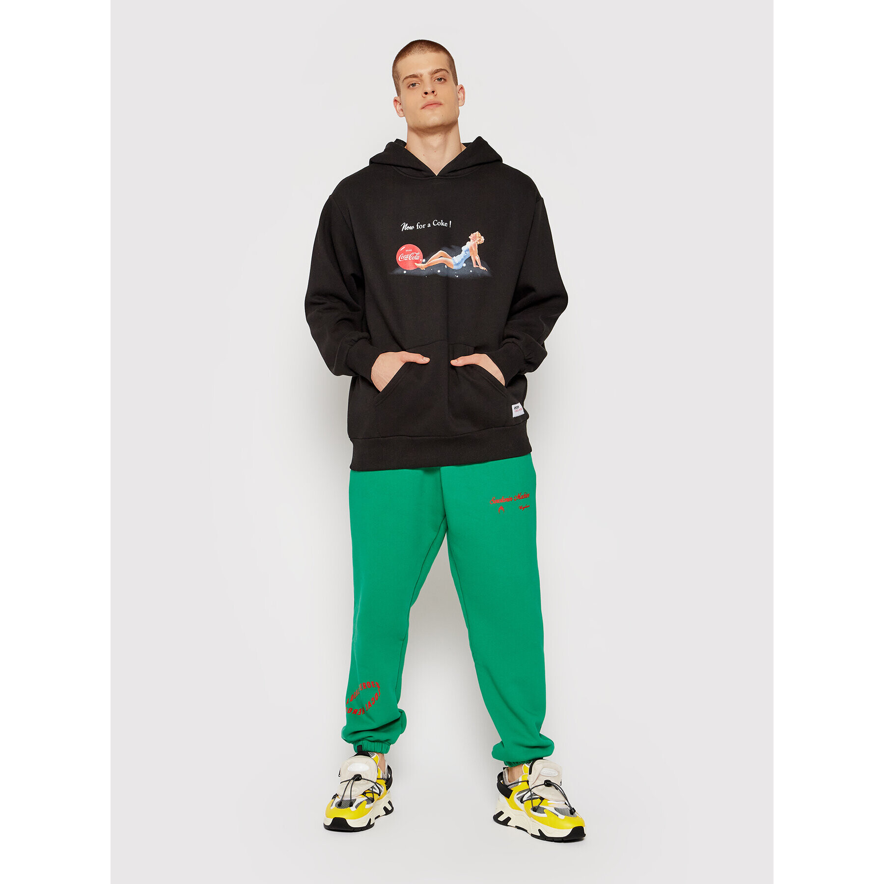 Local Heroes Суитшърт COCA-COLA Now LHCCS017 Черен Oversize - Pepit.bg