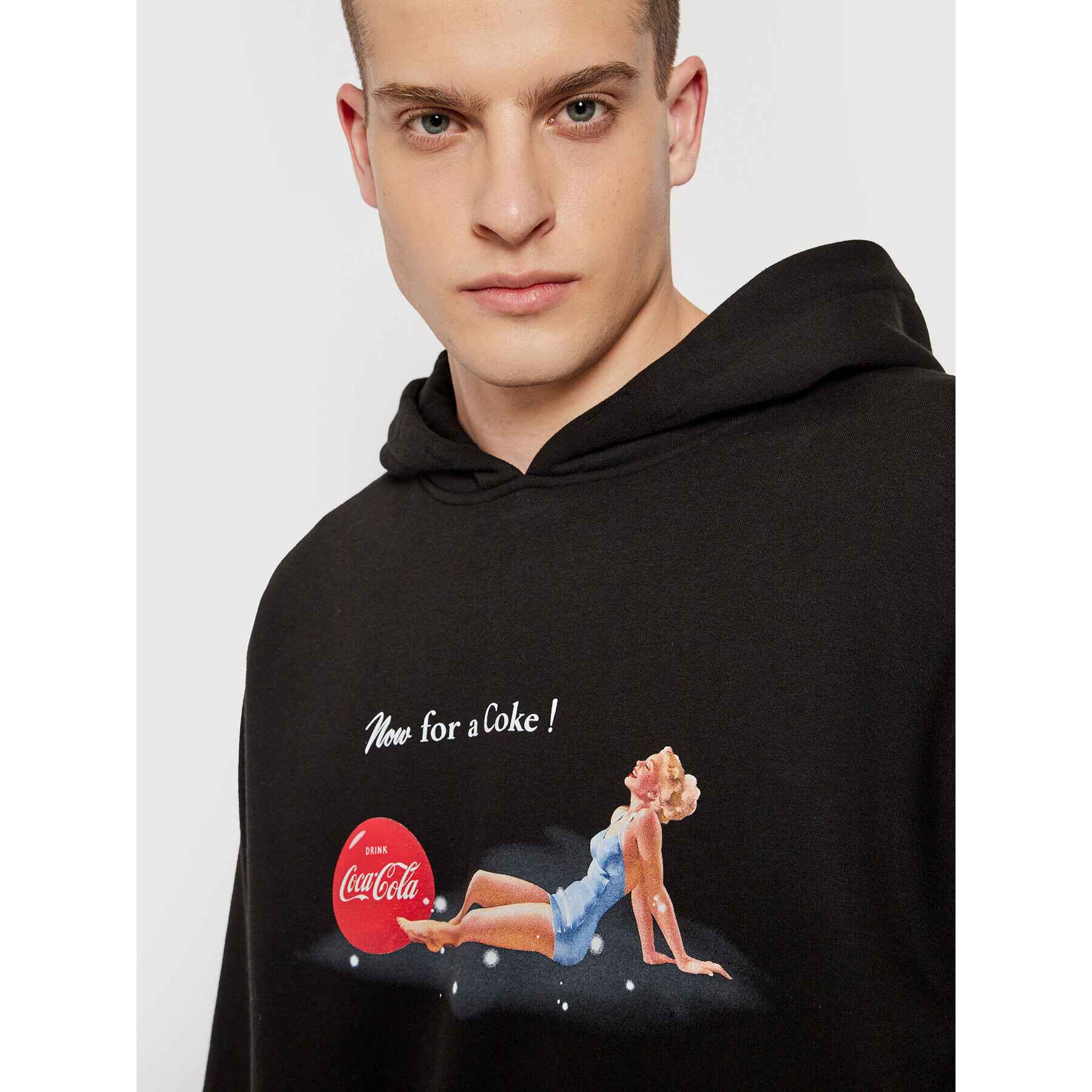 Local Heroes Суитшърт COCA-COLA Now LHCCS017 Черен Oversize - Pepit.bg