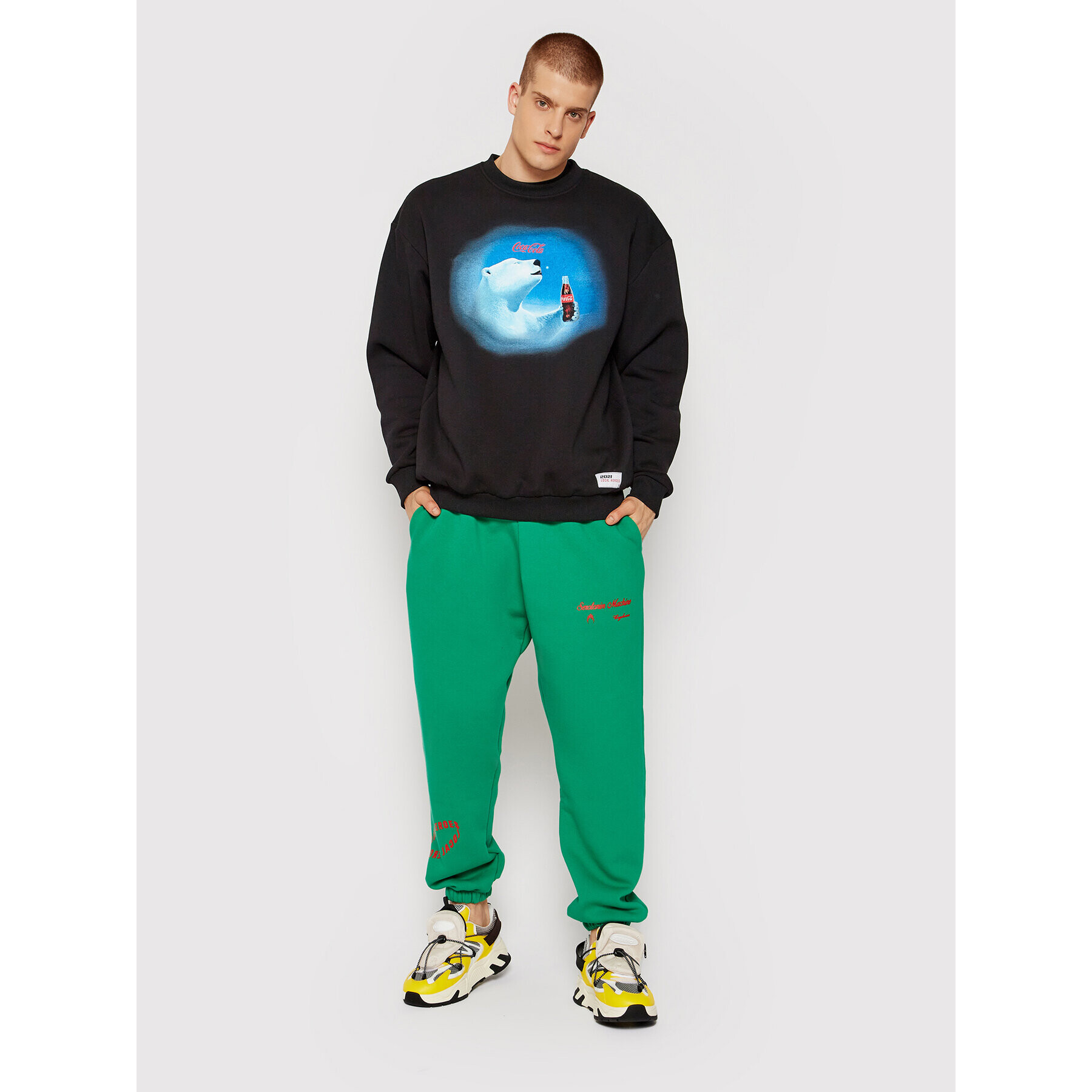 Local Heroes Суитшърт COCA-COLA Polar Bear LHCCS016 Черен Oversize - Pepit.bg