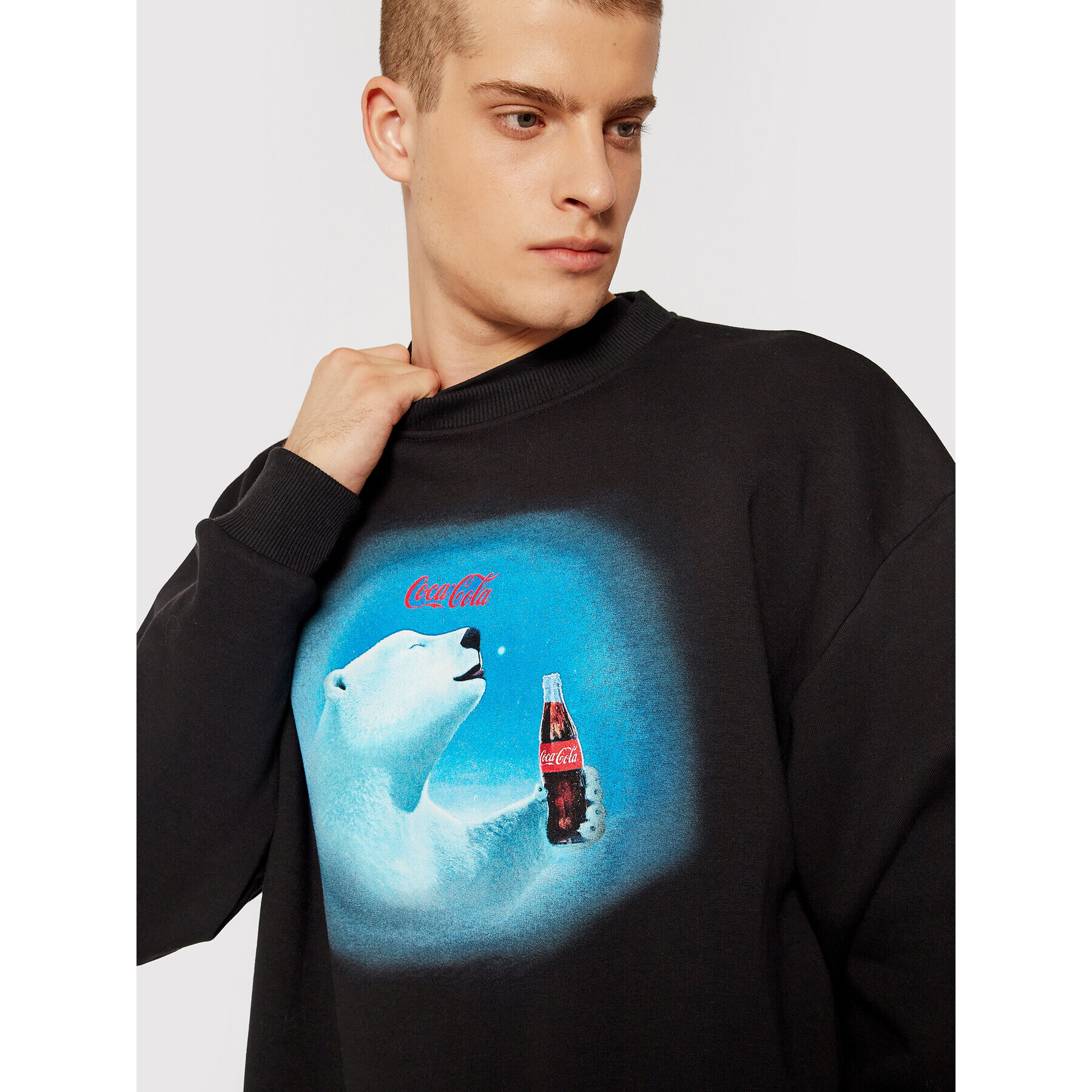 Local Heroes Суитшърт COCA-COLA Polar Bear LHCCS016 Черен Oversize - Pepit.bg