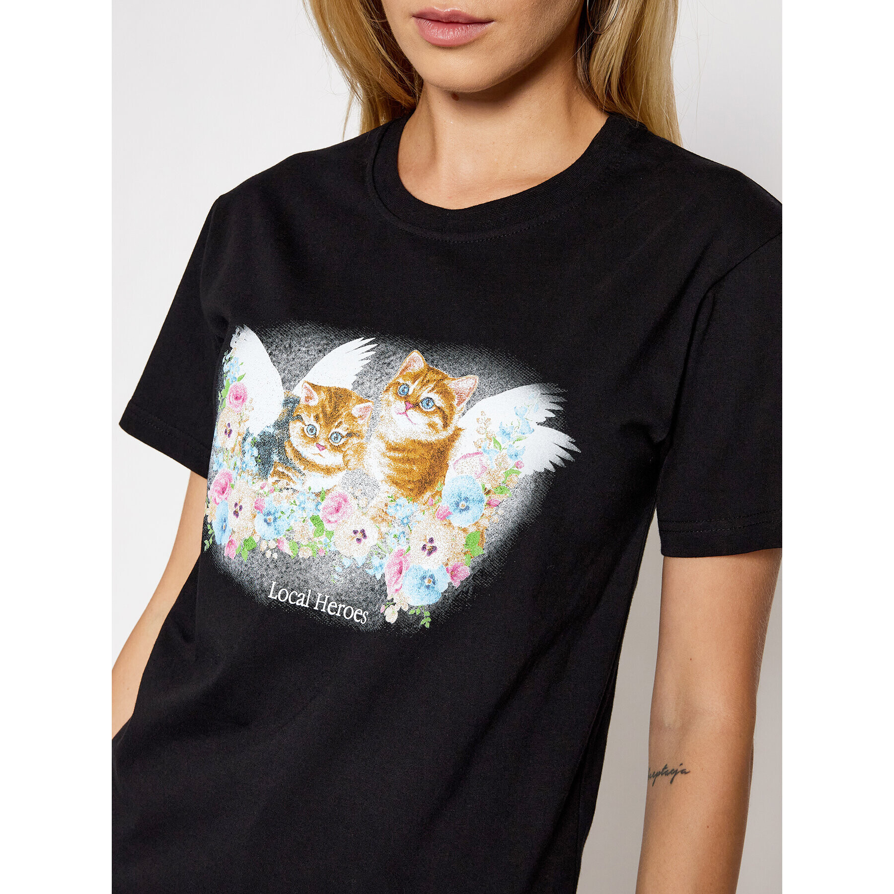 Local Heroes Тишърт Angels Kittens AW21T0015 Черен Regular Fit - Pepit.bg