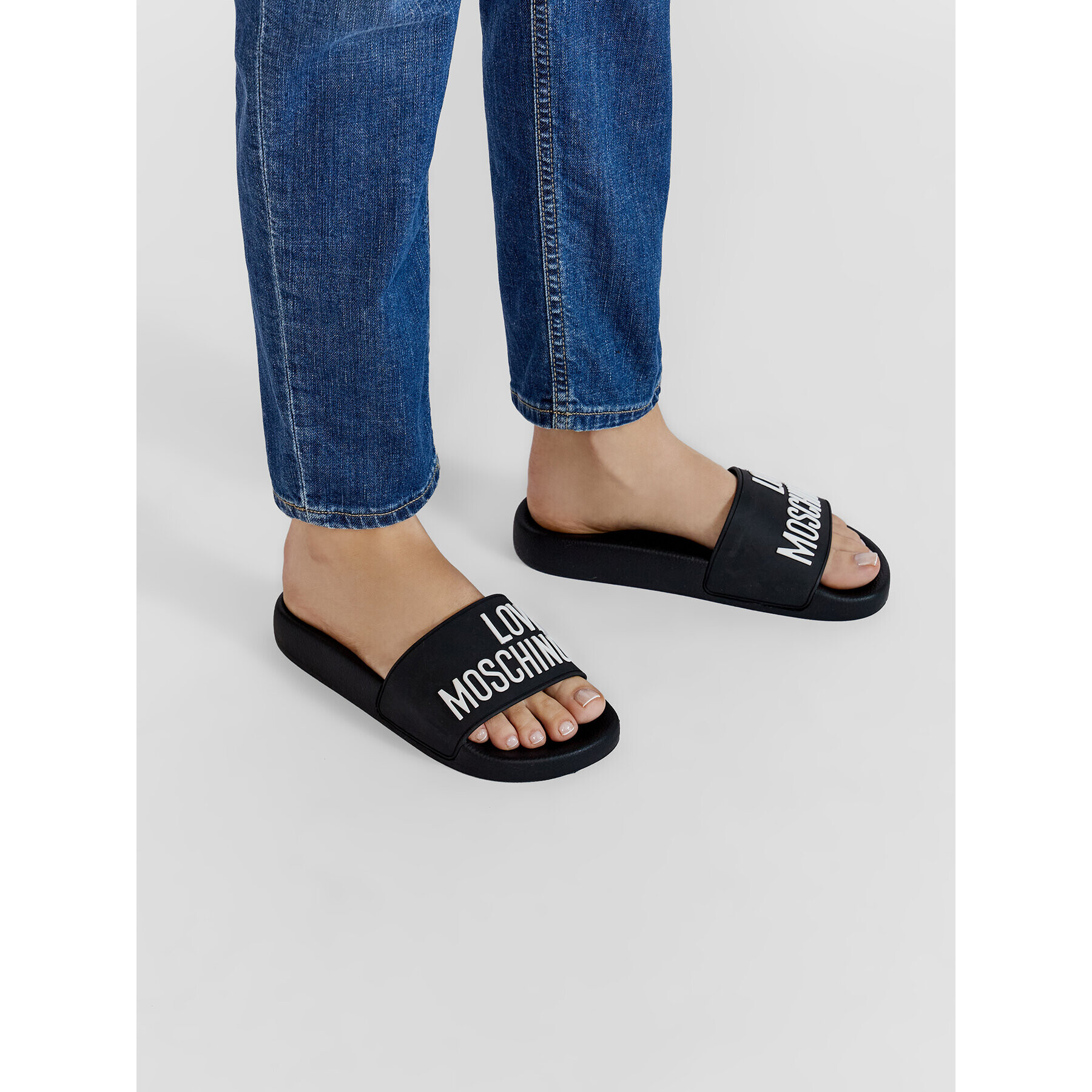 LOVE MOSCHINO Чехли JA28052G1EI14000 Черен - Pepit.bg
