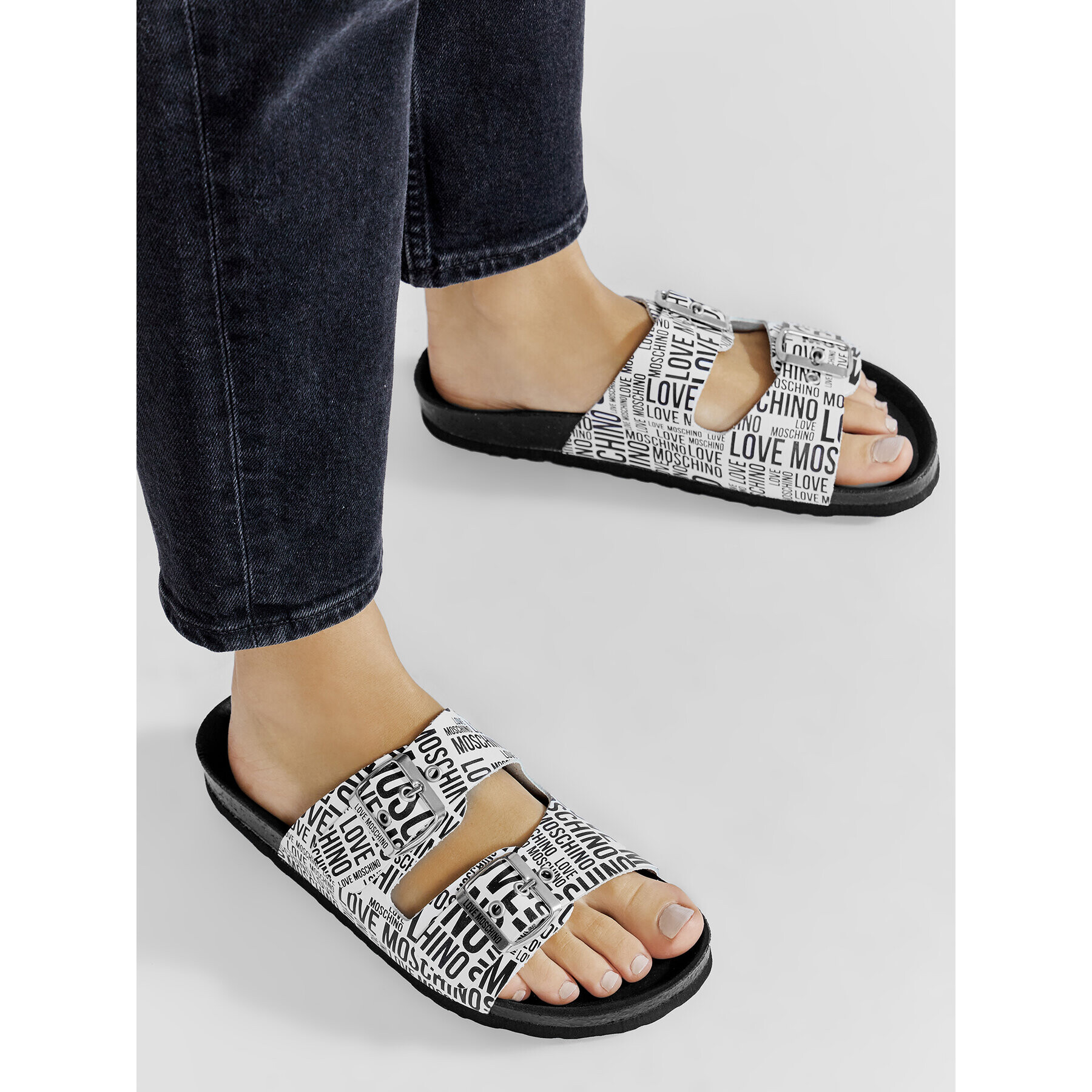 LOVE MOSCHINO Чехли JA28073G1EIJ010A Бял - Pepit.bg