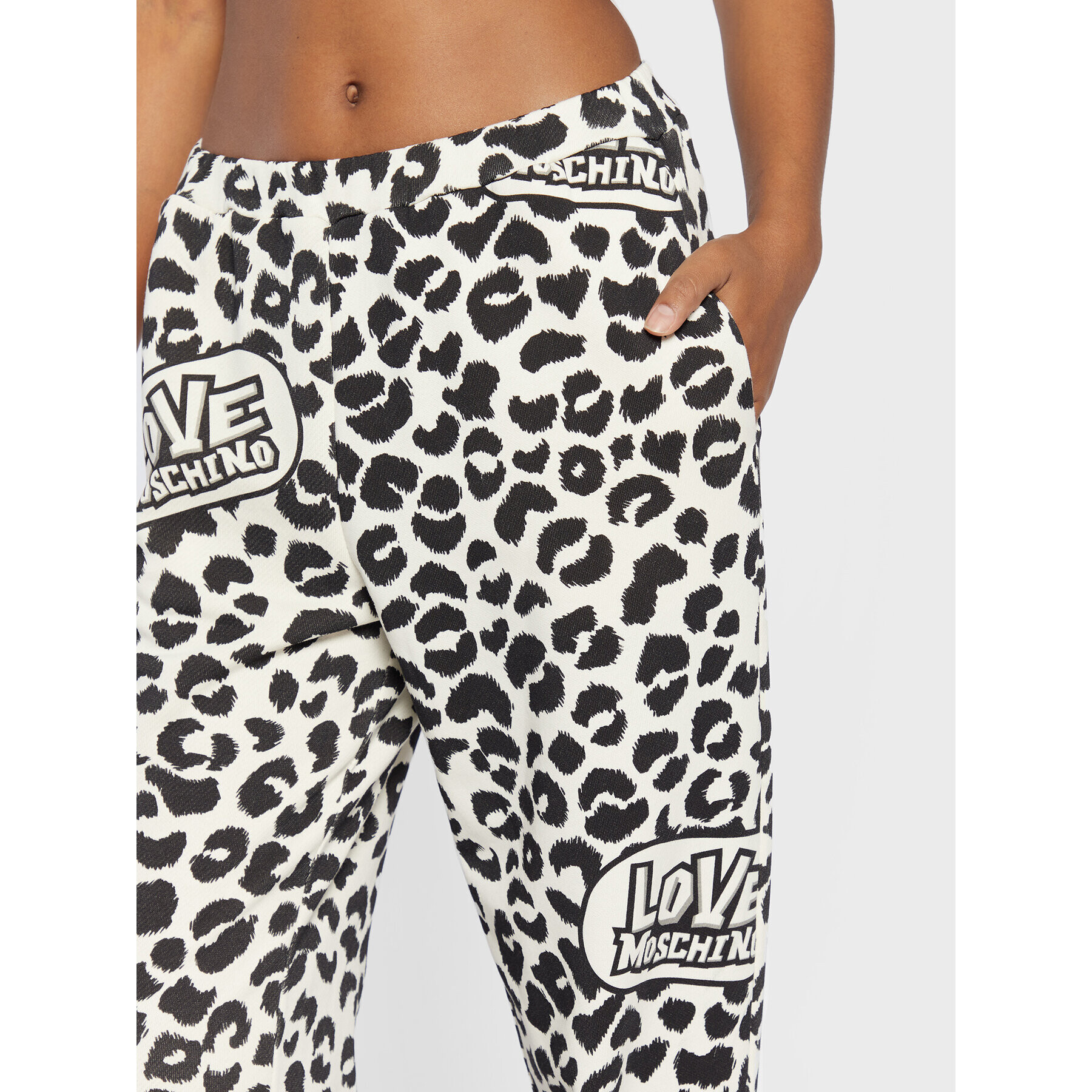 LOVE MOSCHINO Долнище анцуг W160700M 4408 Бежов Regular Fit - Pepit.bg