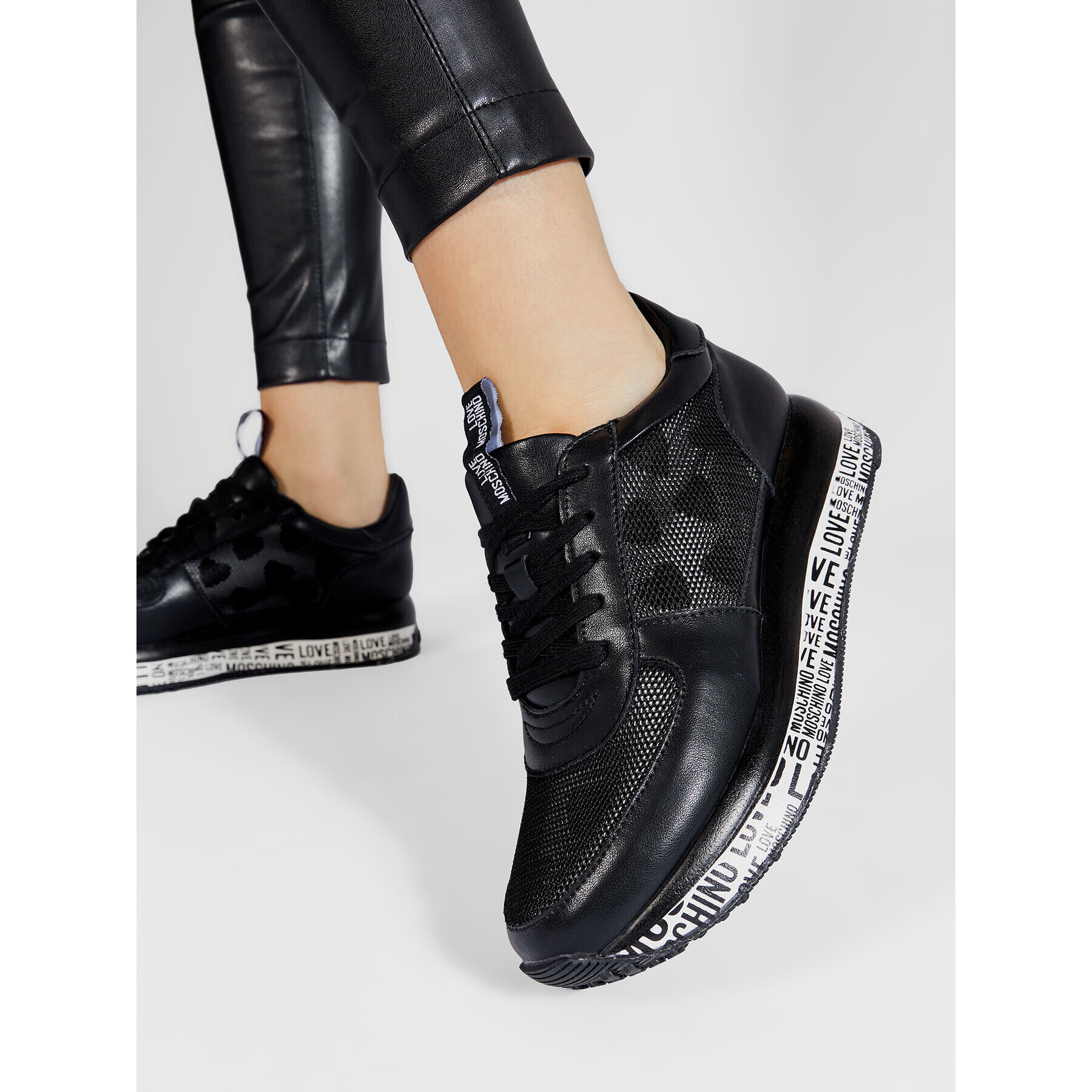 LOVE MOSCHINO Сникърси JA15384G1EIA800A Черен - Pepit.bg