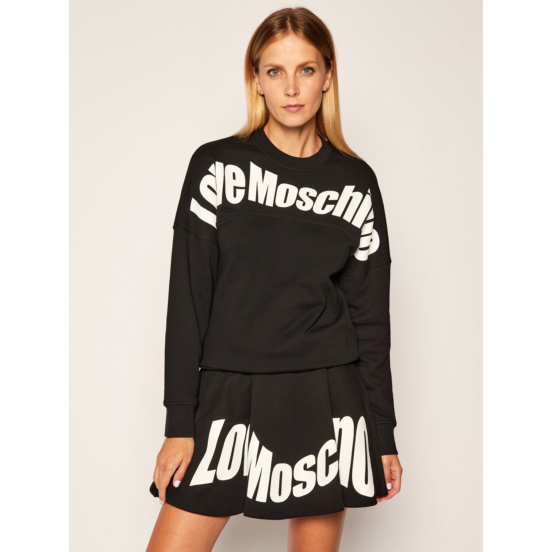 LOVE MOSCHINO Суитшърт W641901M 4055 Черен Regular Fit - Pepit.bg