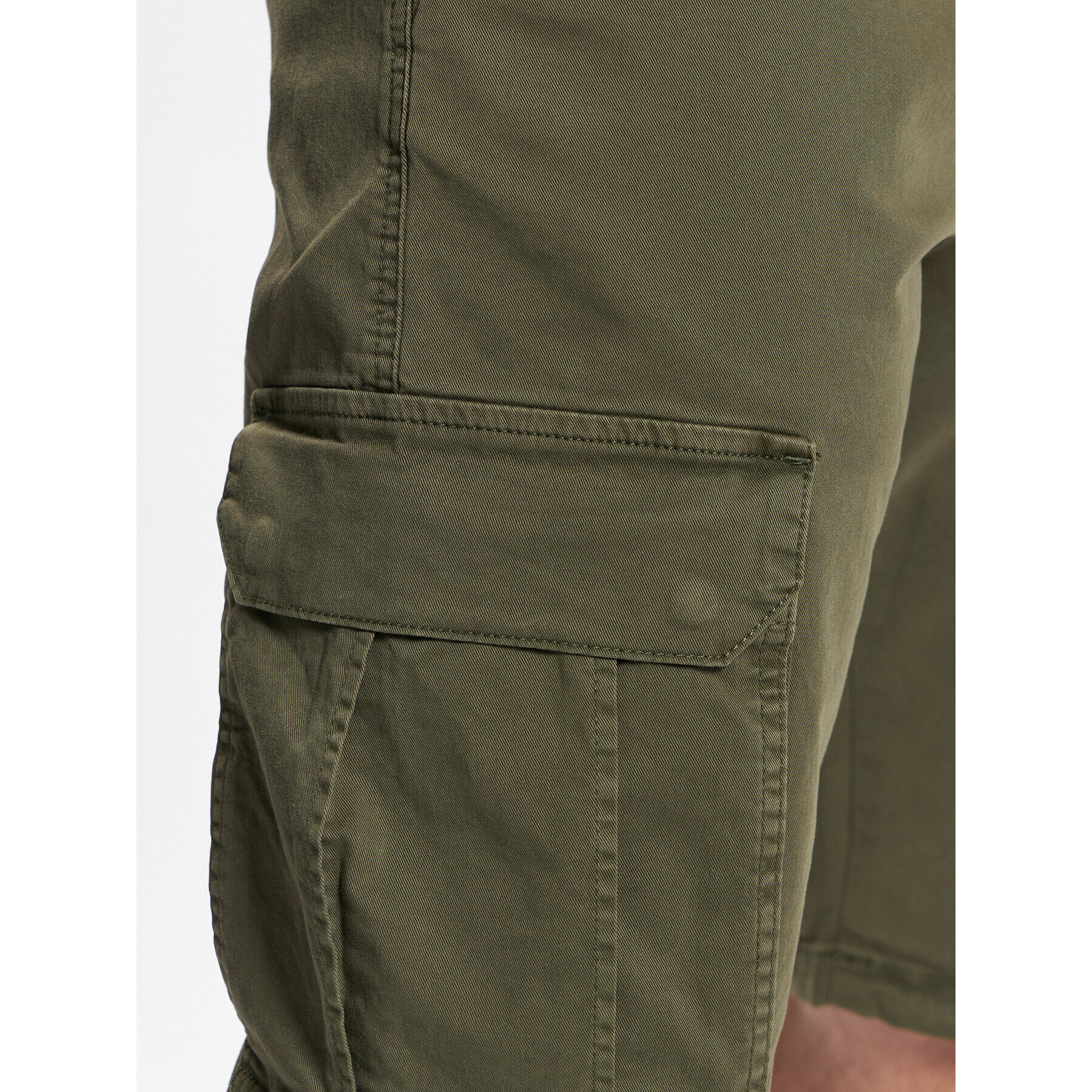 LTB Шорти от плат Dikada 46013 25001 Зелен Regular Fit - Pepit.bg
