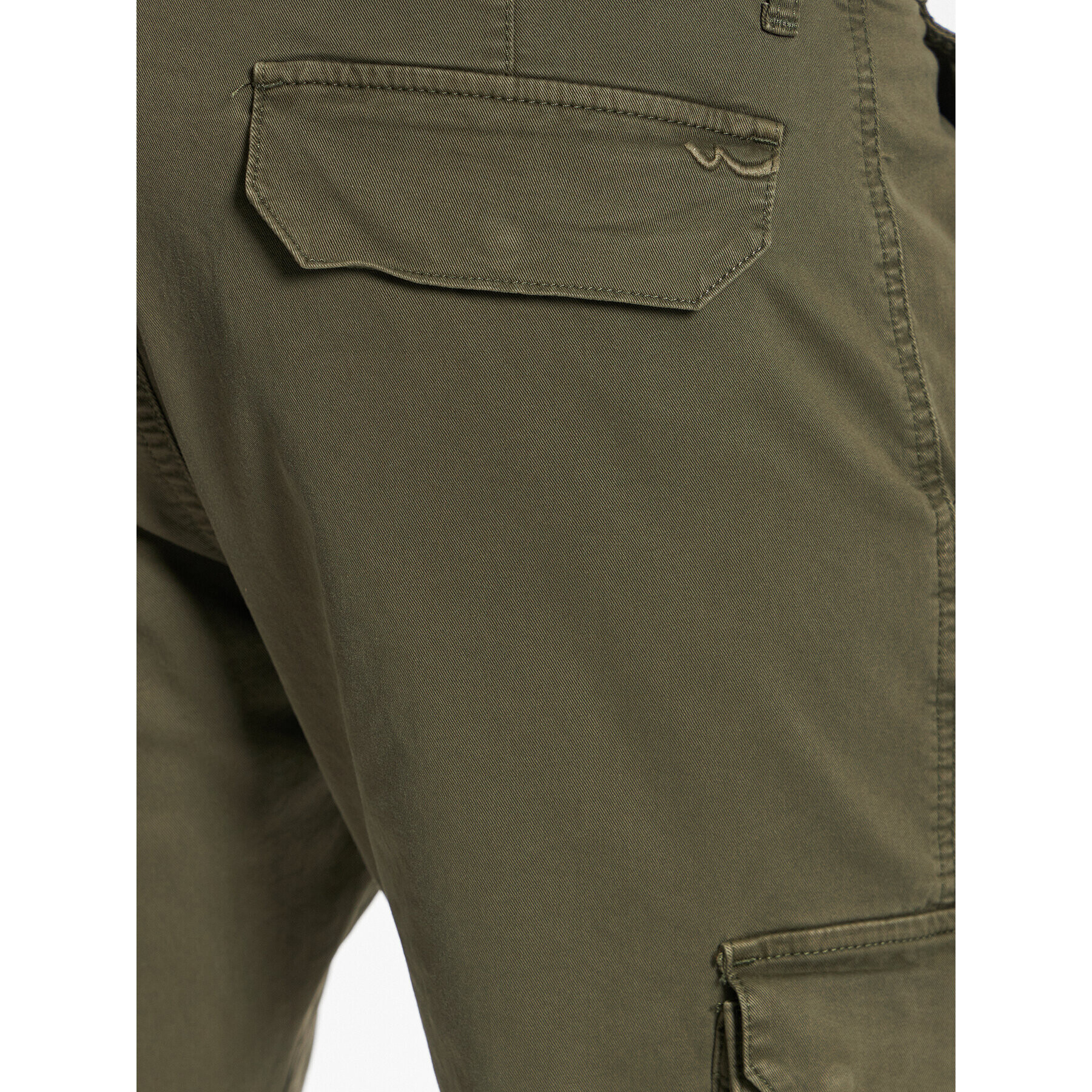 LTB Шорти от плат Dikada 46013 25001 Зелен Regular Fit - Pepit.bg