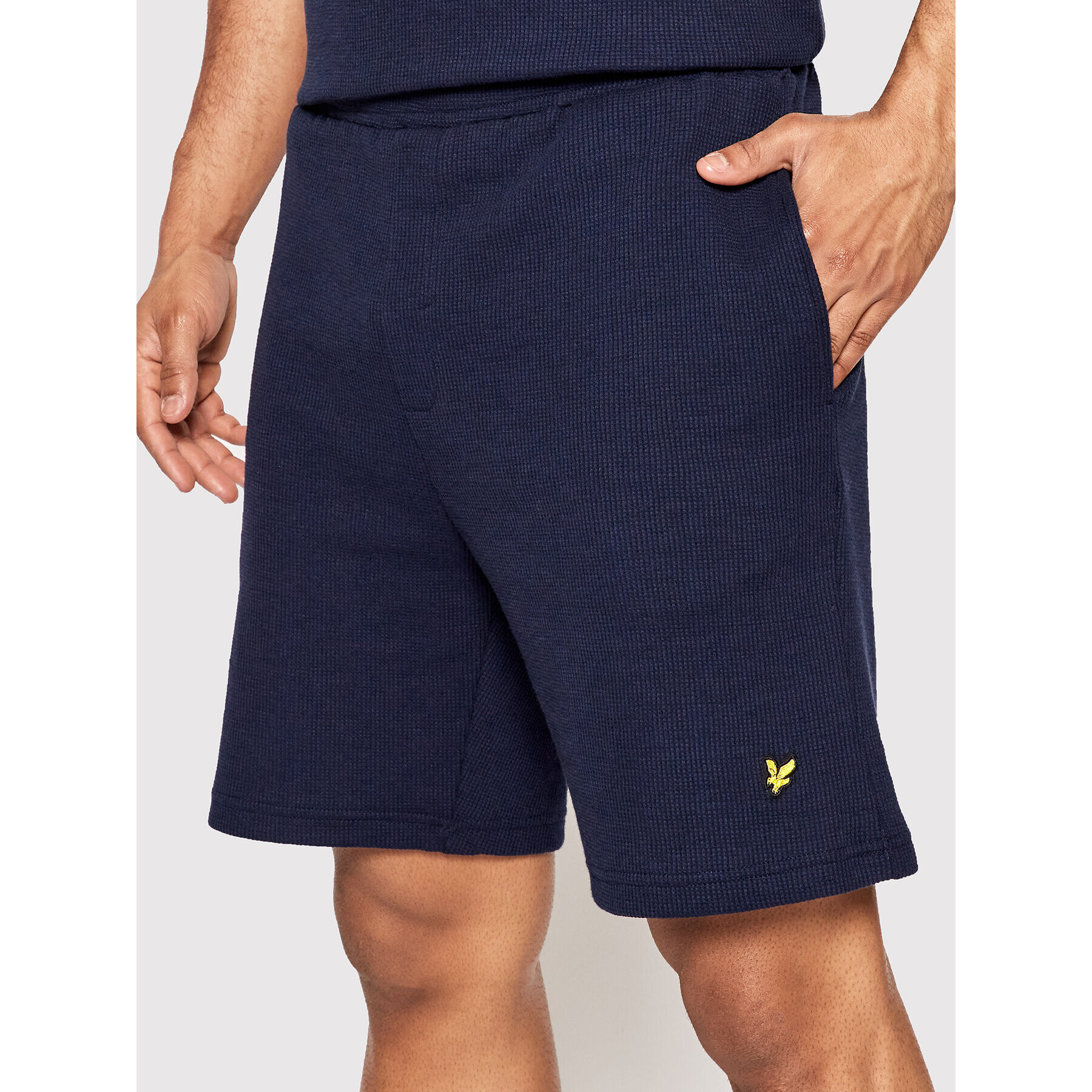 Lyle & Scott Комплект тишърт и спортни шорти Shane LSLSET965 Тъмносин Regular Fit - Pepit.bg