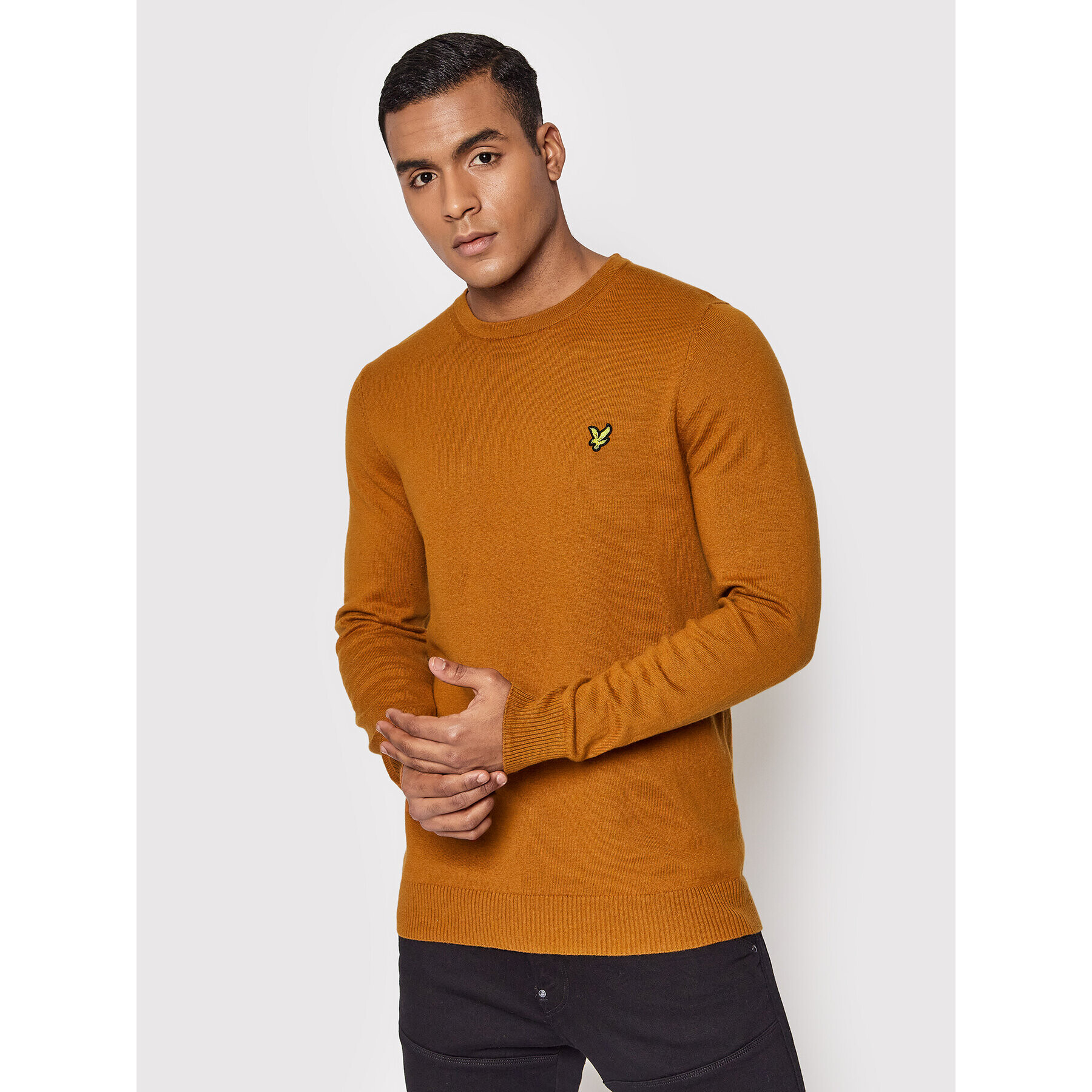 Lyle & Scott Пуловер Crew KN400VC Кафяв Regular Fit - Pepit.bg