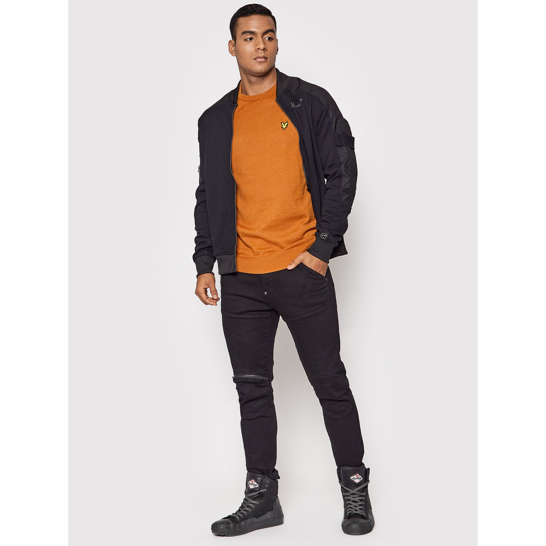 Lyle & Scott Пуловер Crew KN400VC Кафяв Regular Fit - Pepit.bg