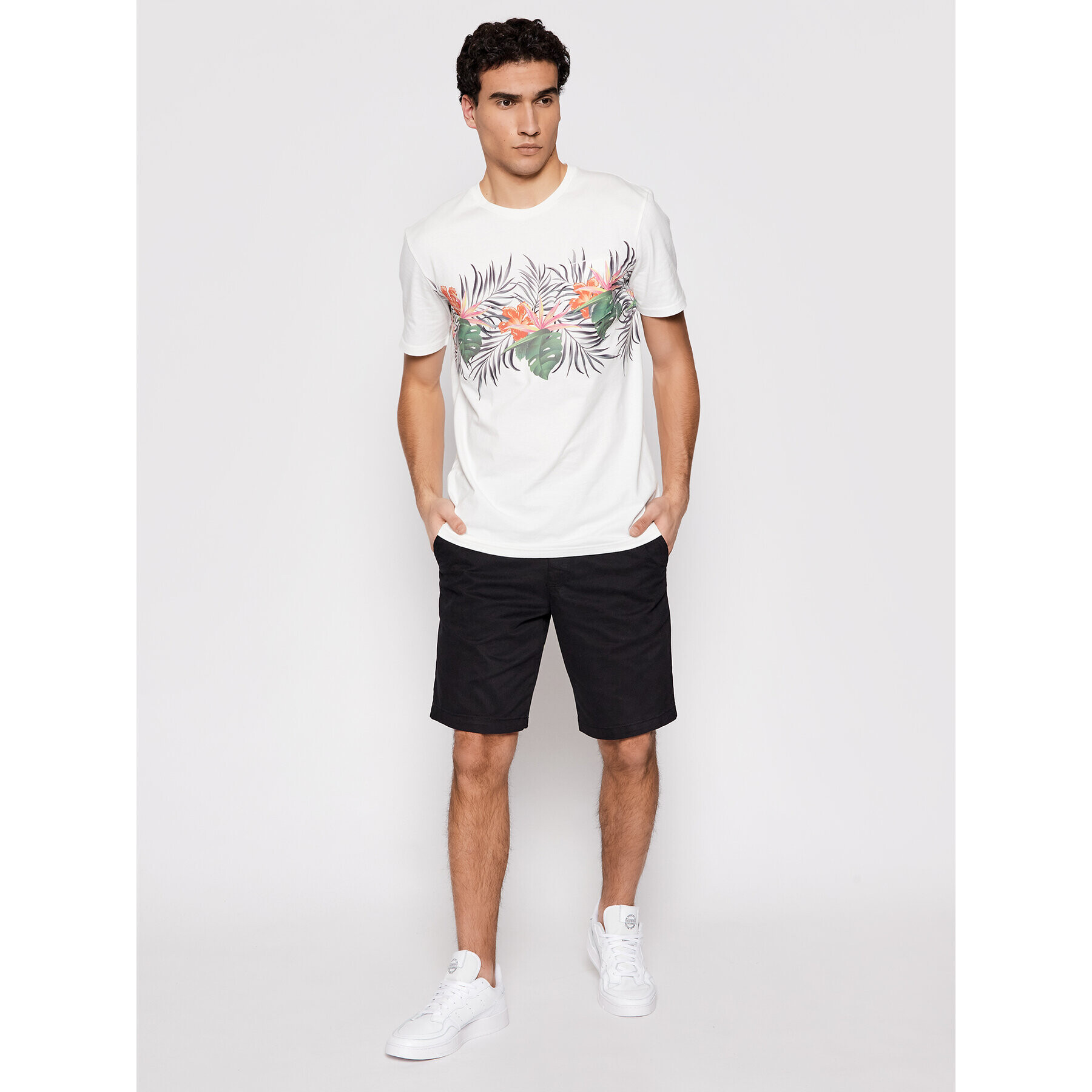Lyle & Scott Шорти от плат SH800V Черен Regular Fit - Pepit.bg