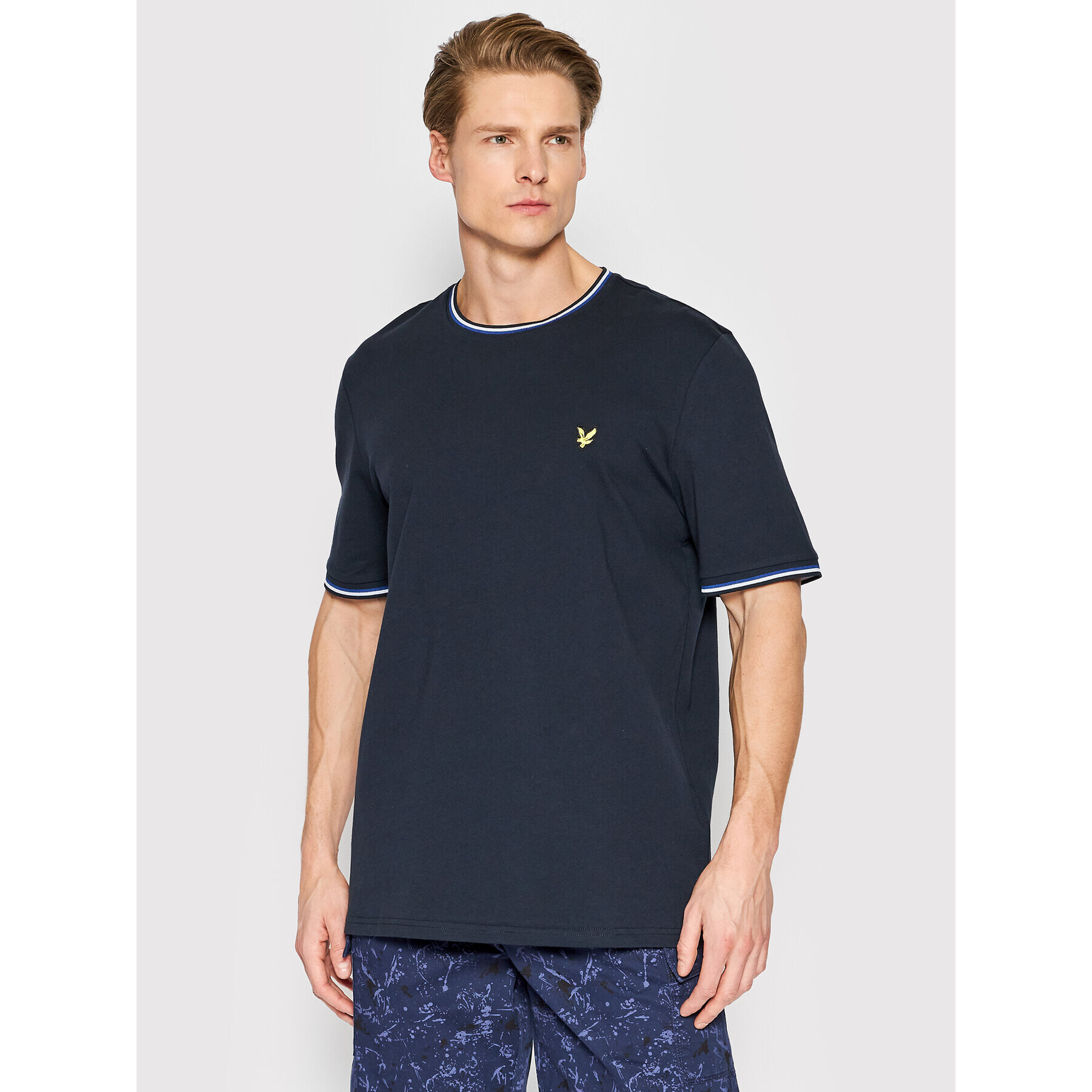 Lyle & Scott Тишърт Tipped Cuff TS1600V Тъмносин Relaxed Fit - Pepit.bg