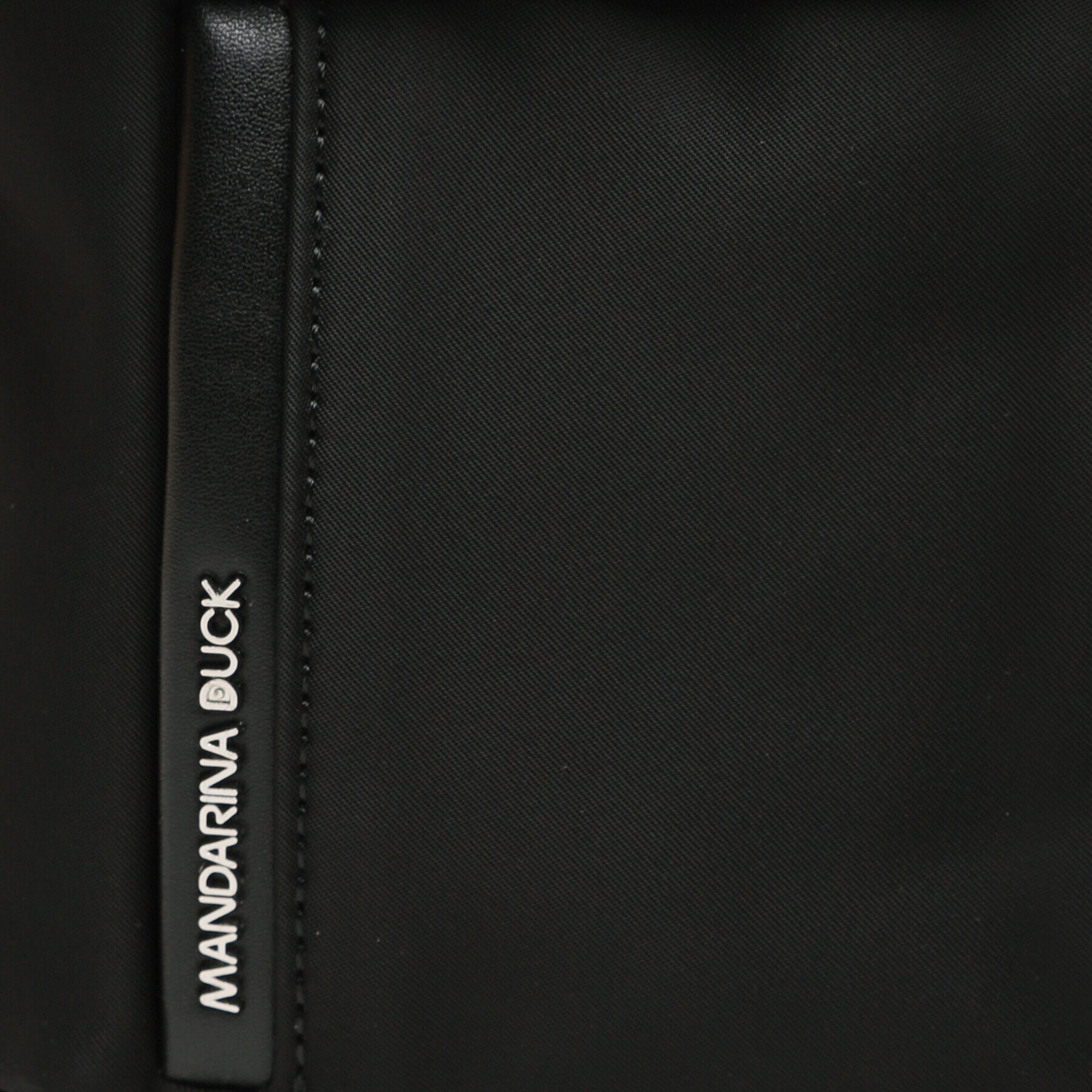Mandarina Duck Дамска чанта Hunter P10VCT18651 Черен - Pepit.bg