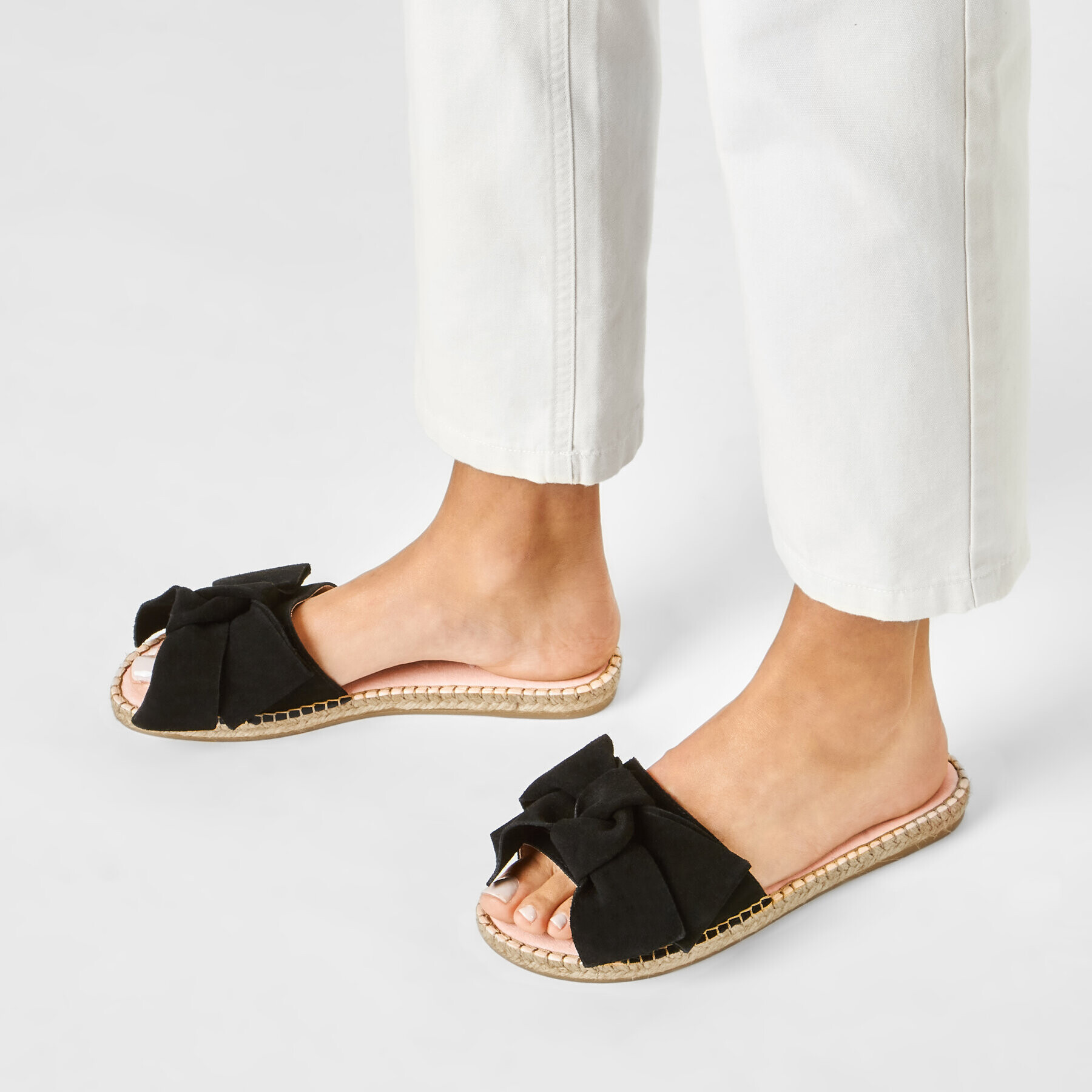 Manebi Еспадрили Sandals With Bow K 1.0 J0 Черен - Pepit.bg